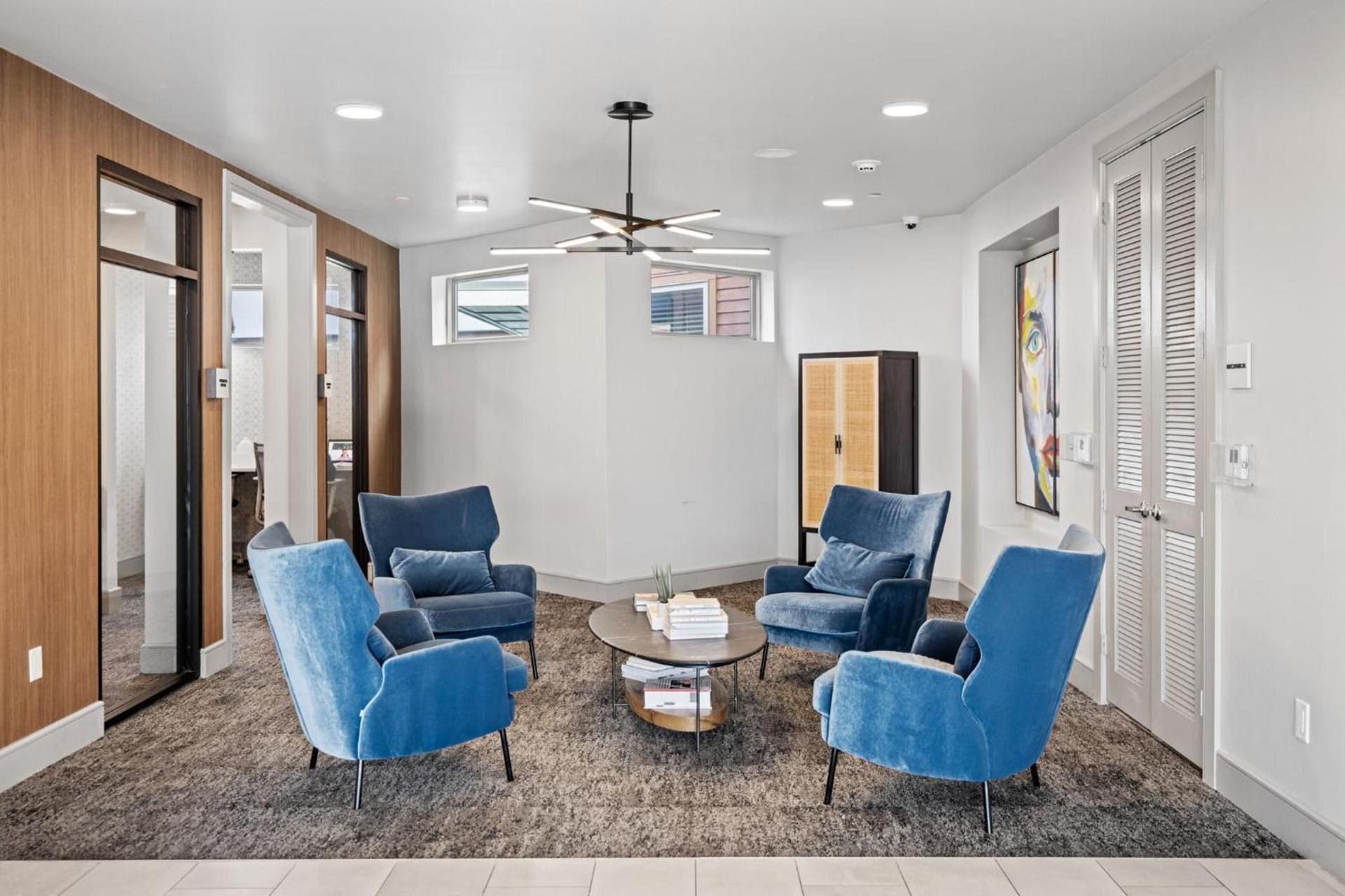 Placemakr Austin Downtown, Apartments by Hilton photo 11
