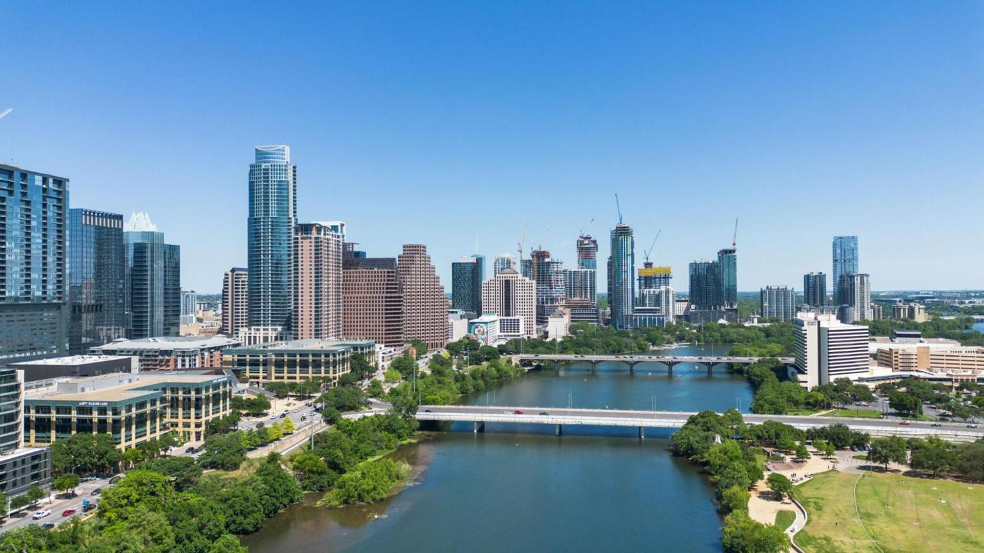 Placemakr Austin Downtown, Apartments by Hilton photo 10