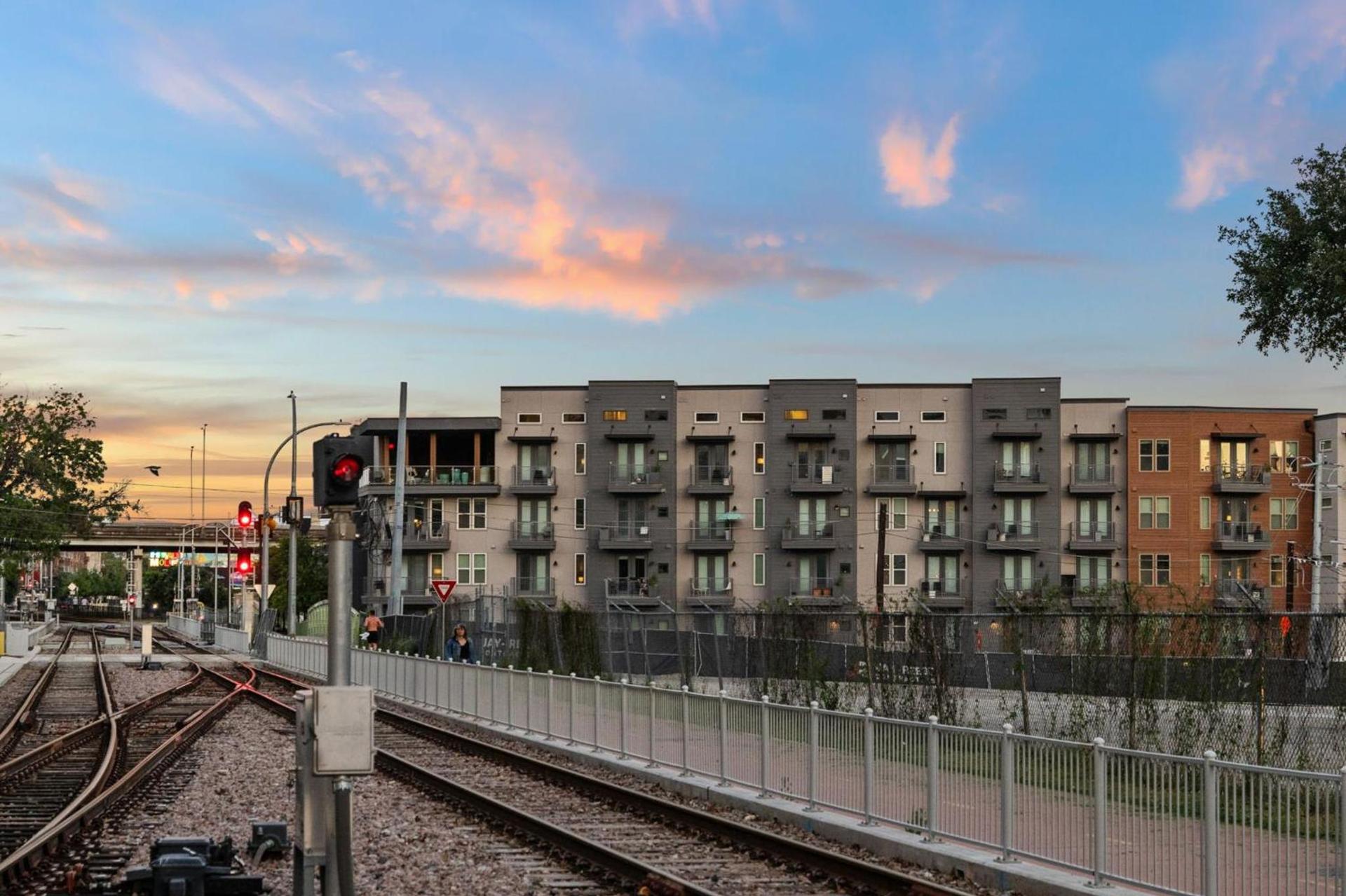 Placemakr Austin Downtown, Apartments by Hilton photo 16