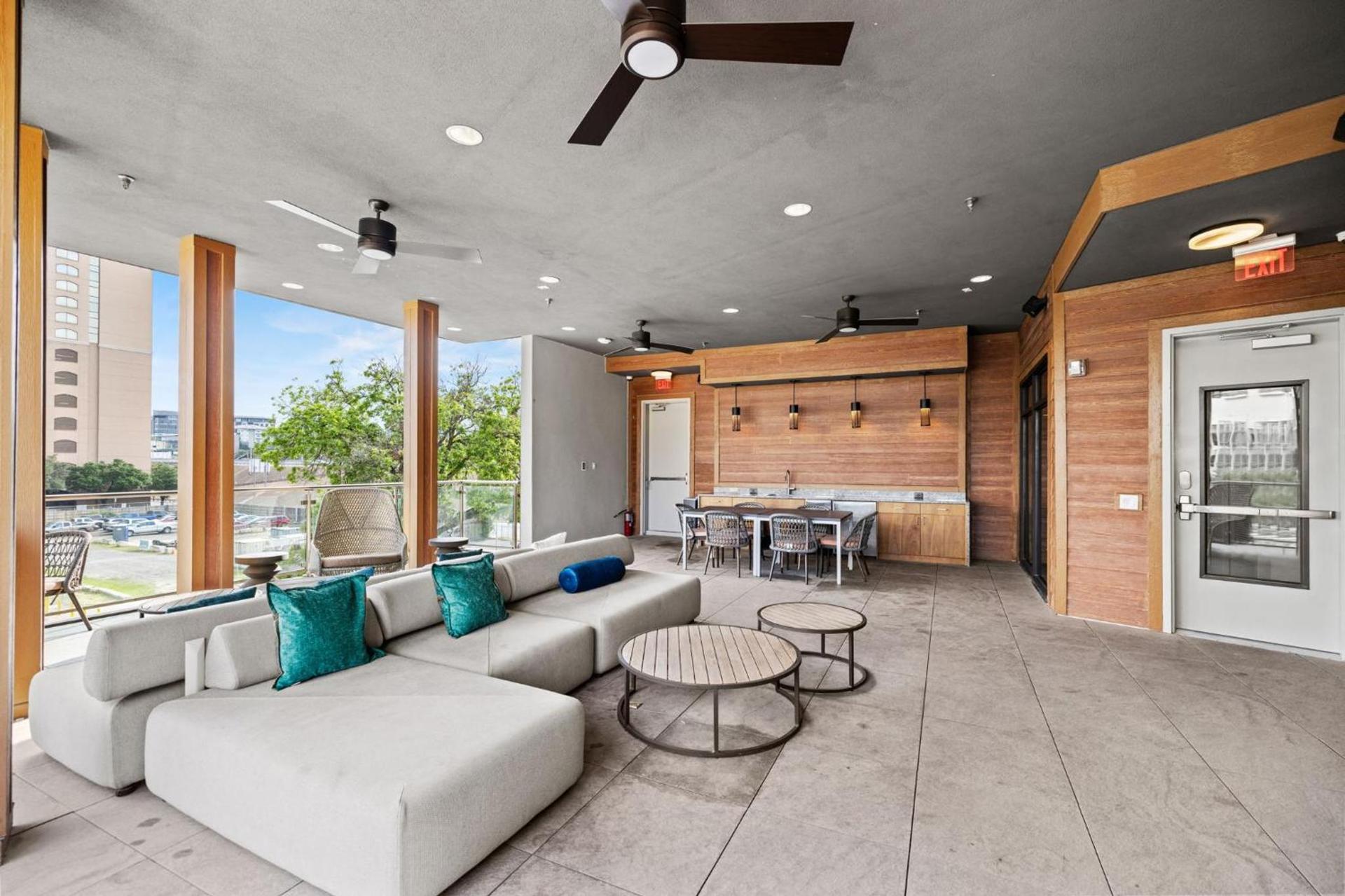 Placemakr Austin Downtown, Apartments by Hilton photo 17
