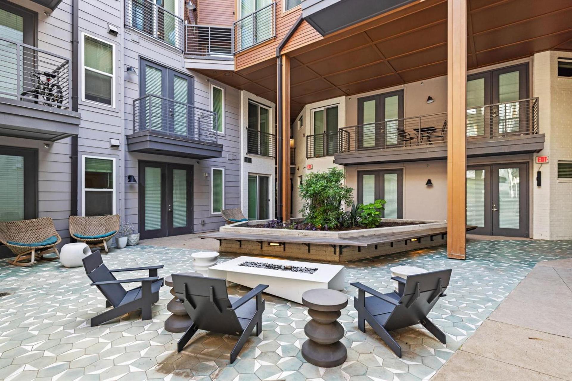 Placemakr Austin Downtown, Apartments by Hilton photo 42