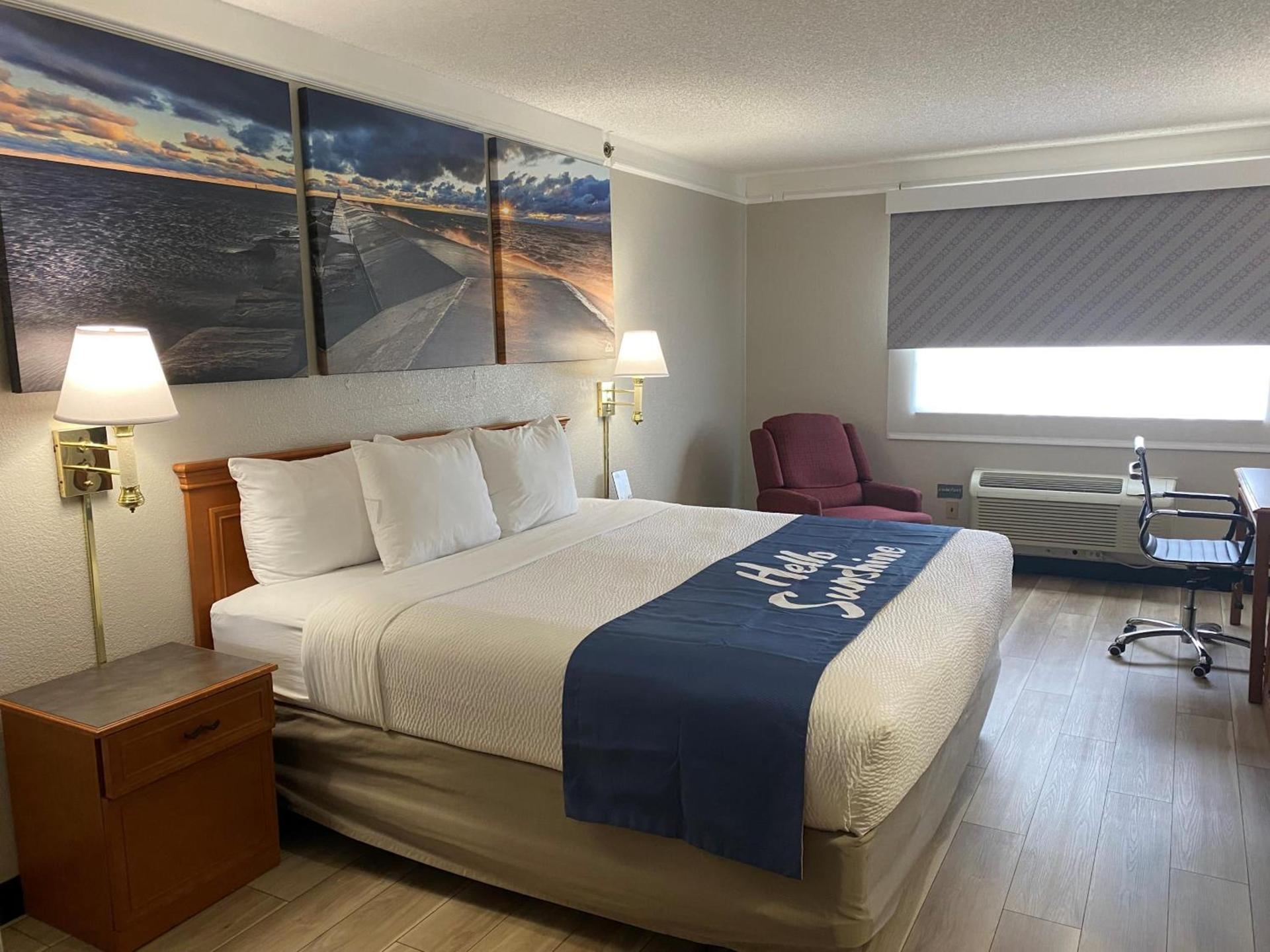 Days Inn & Suites by Wyndham Arlington Heights photo 65