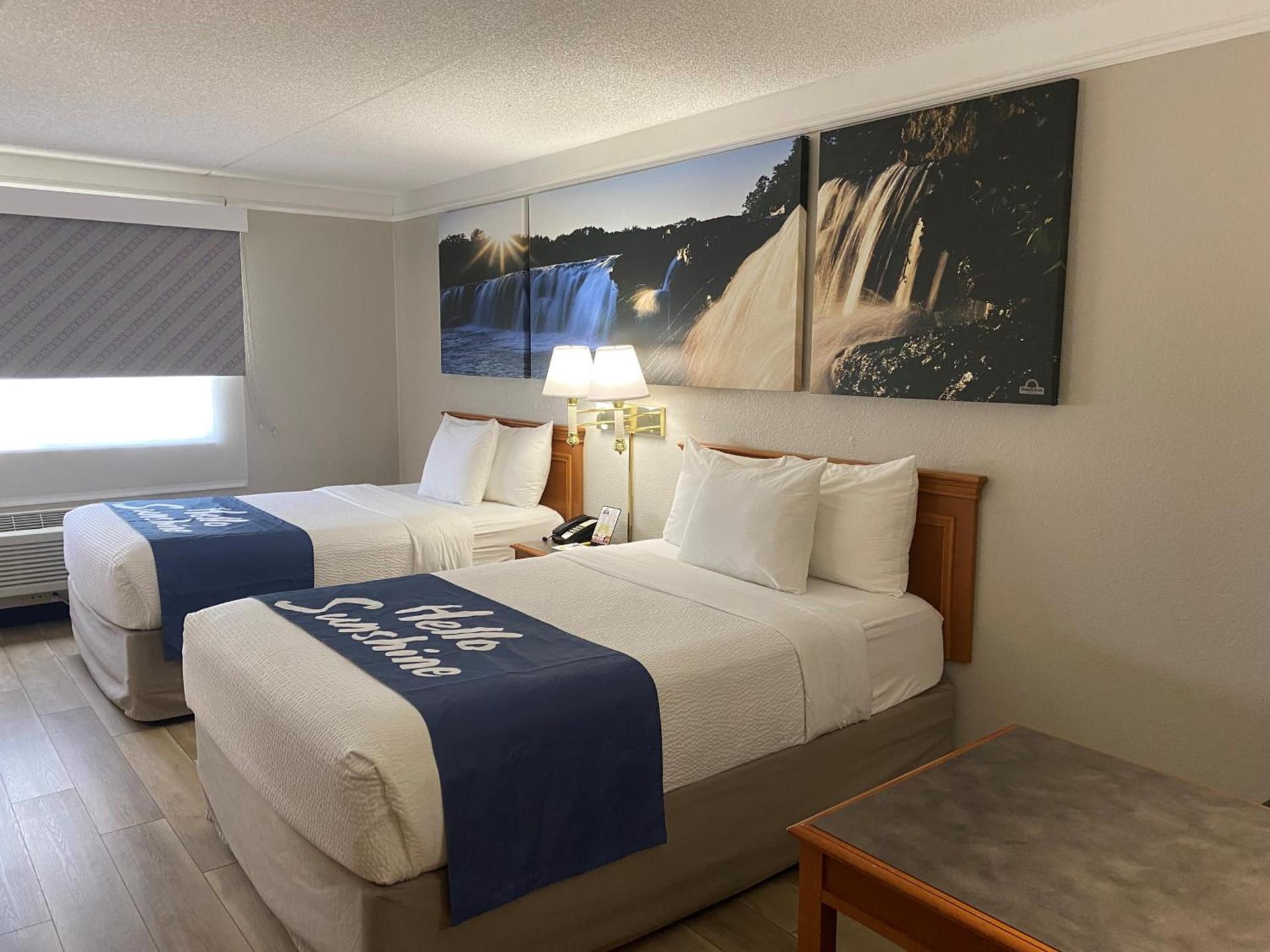 Days Inn & Suites by Wyndham Arlington Heights photo 74