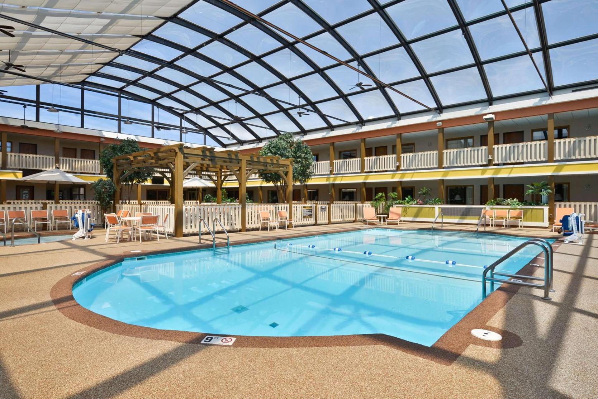 Best Western Plus Dubuque Hotel and Conference Center photo 3