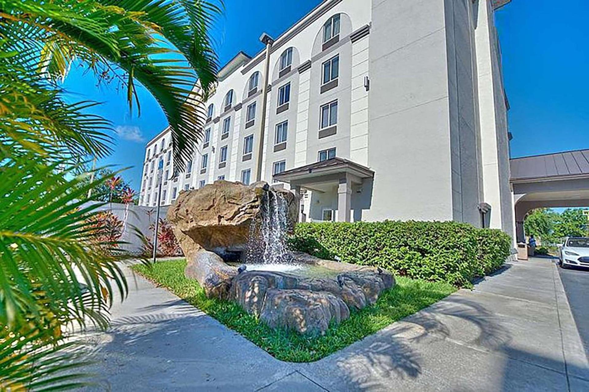 Sonesta Essential Orlando Airport photo 1
