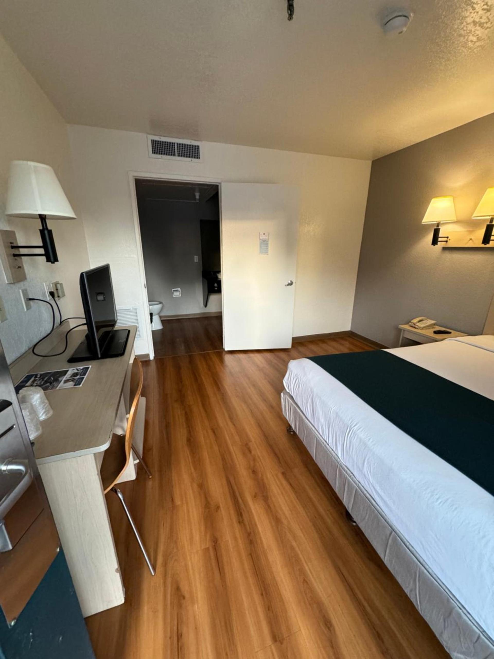 Motel 6-Stanton, CA- Anaheim West photo 83