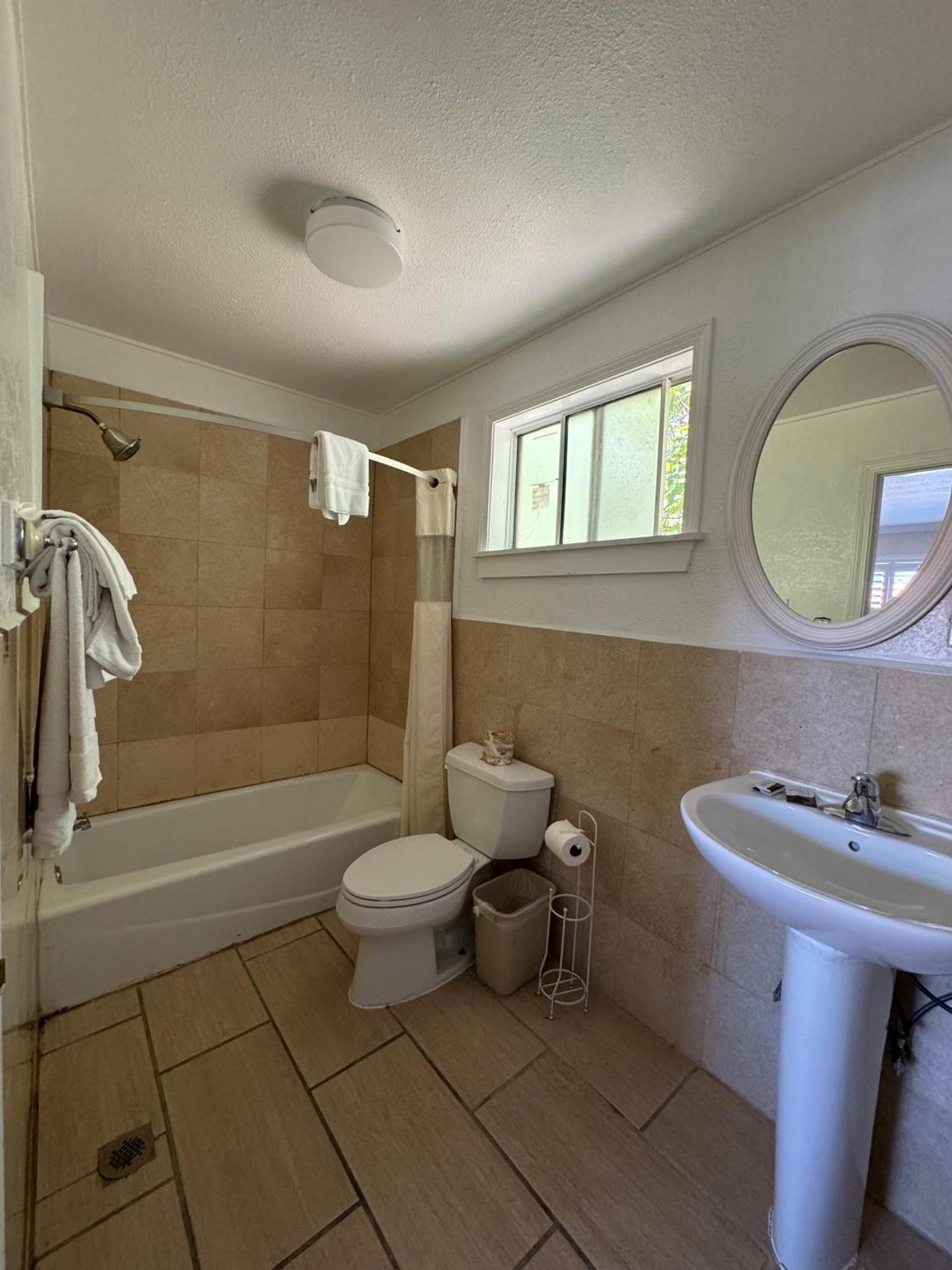 Tamalpais Motel photo 16