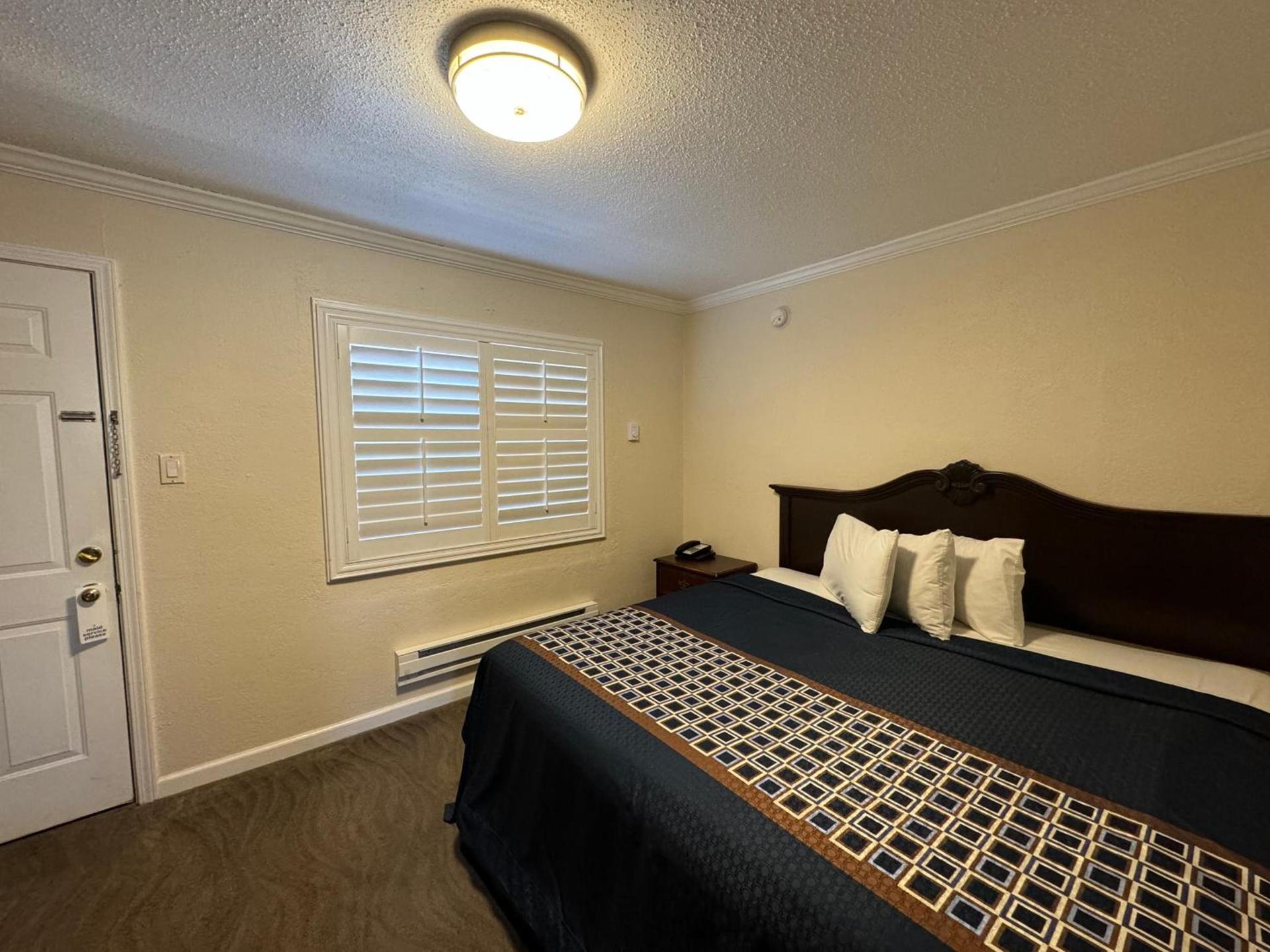 Tamalpais Motel photo 24