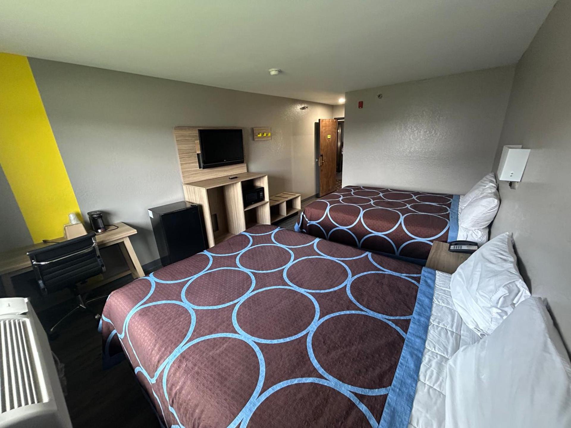 Super 8 by Wyndham Lewiston Auburn Area photo 14