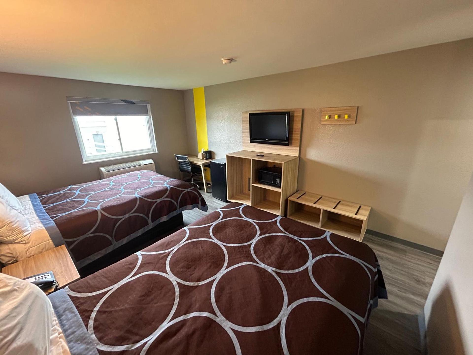 Super 8 by Wyndham Lewiston Auburn Area photo 13