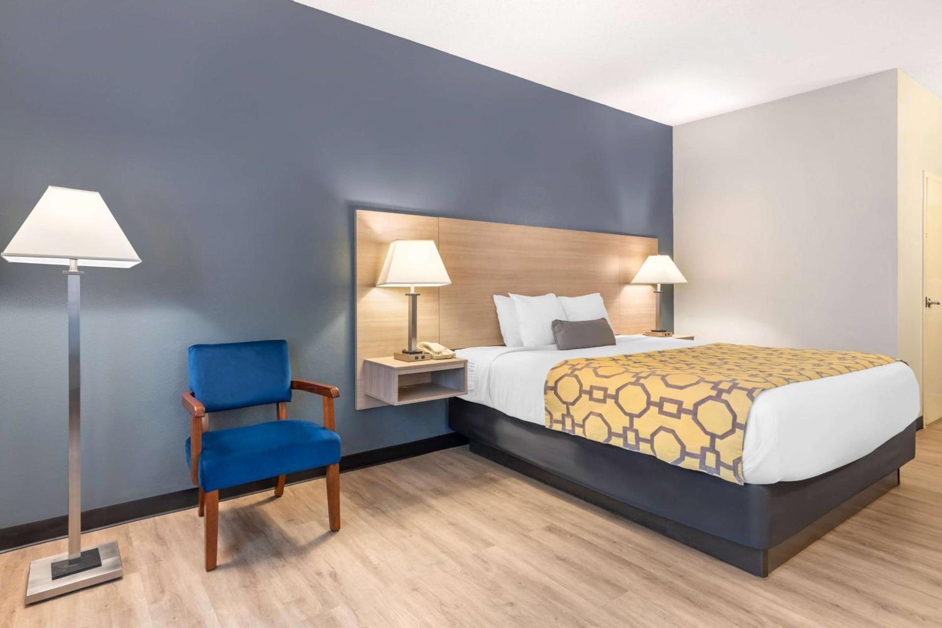 Baymont by Wyndham Kennesaw photo 6