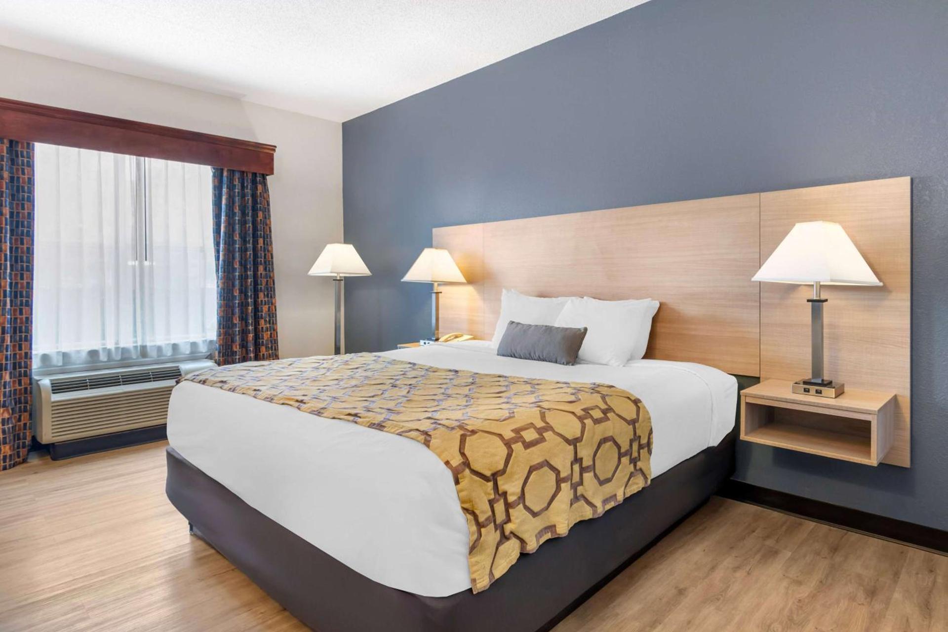 Baymont by Wyndham Kennesaw photo 12