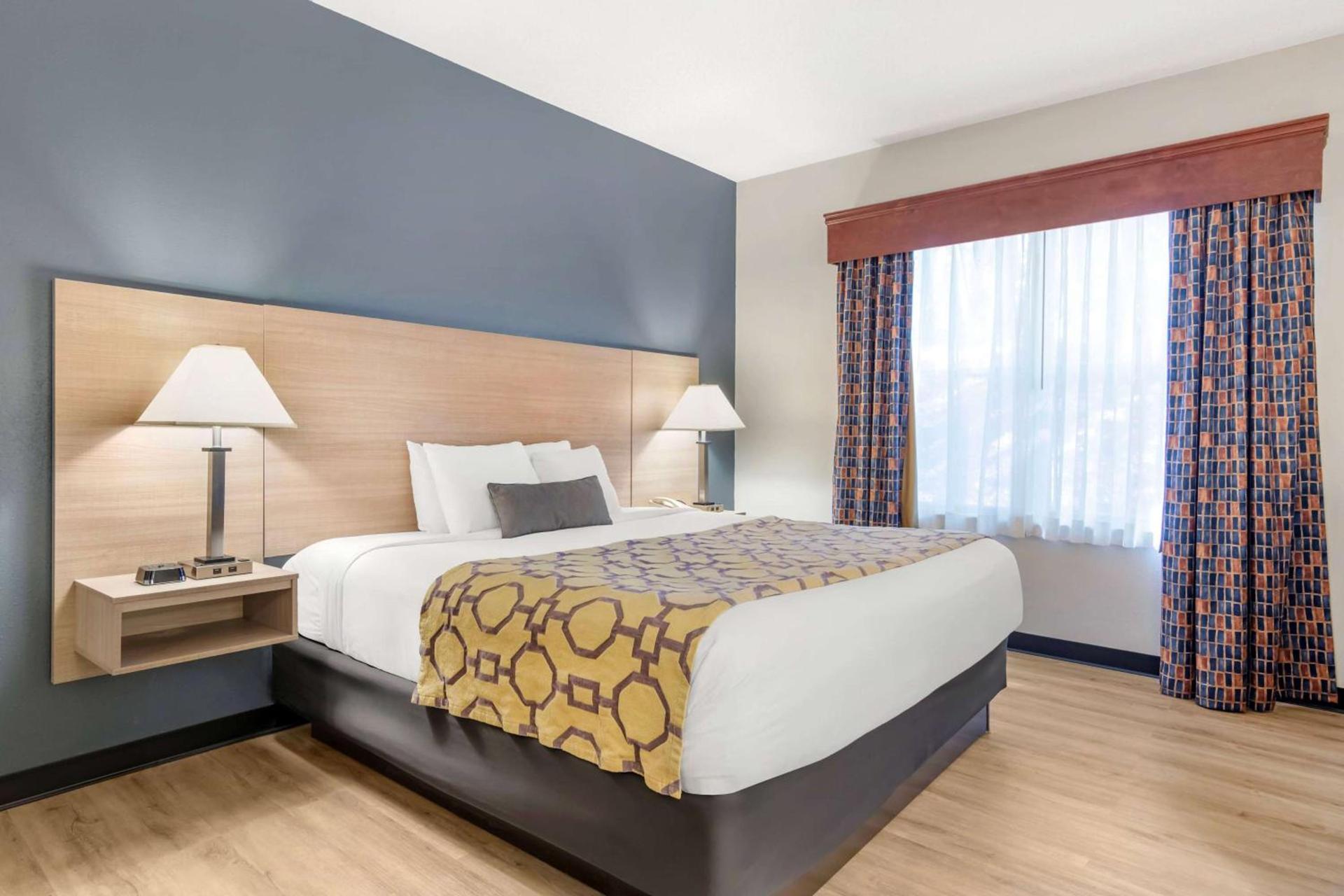 Baymont by Wyndham Kennesaw photo 16