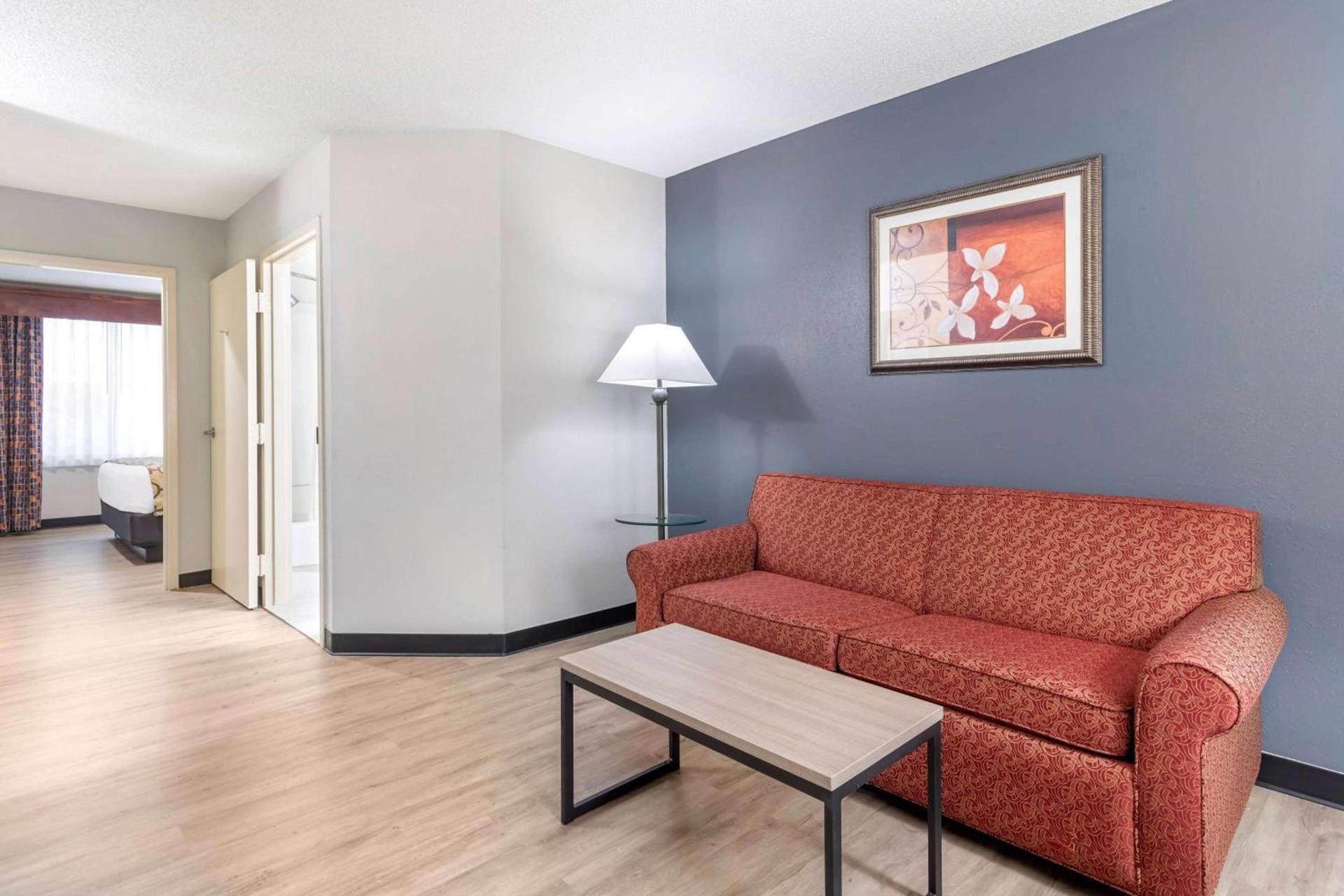 Baymont by Wyndham Kennesaw photo 17