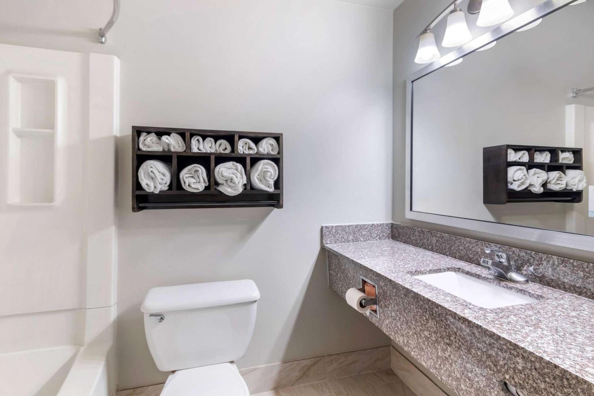Baymont by Wyndham Kennesaw photo 21