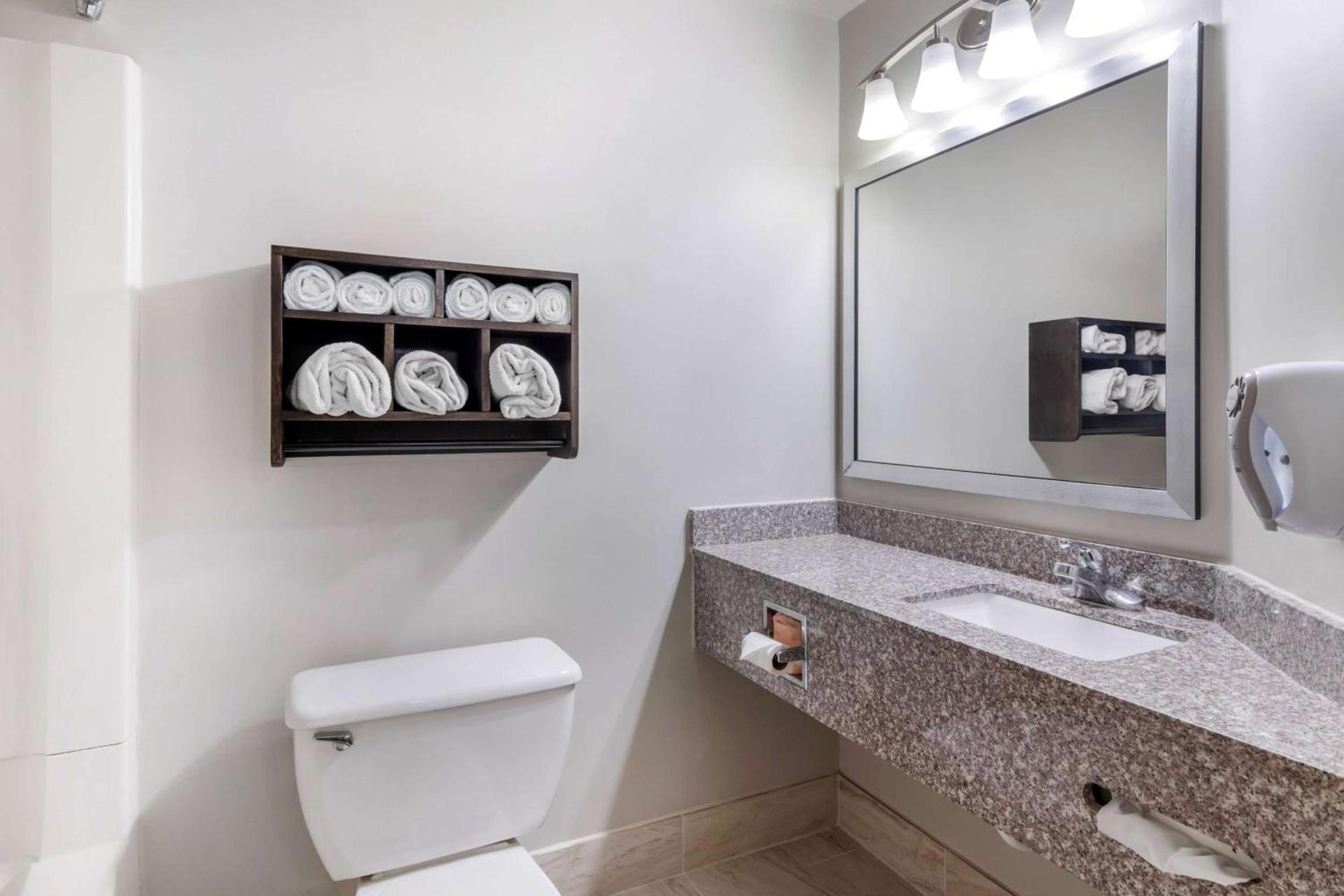 Baymont by Wyndham Kennesaw photo 22
