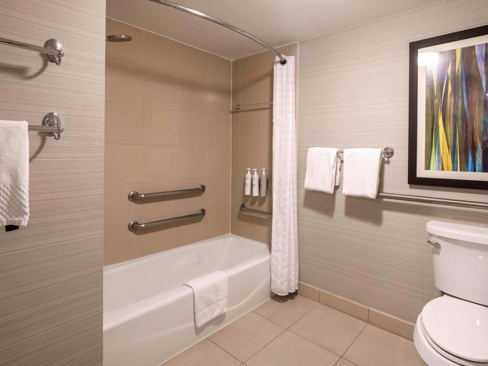 Embassy Suites by Hilton Palm Desert photo 24