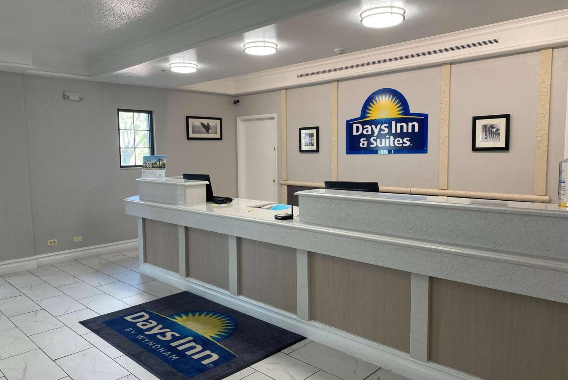 Days Inn & Suites by Wyndham Arlington Heights photo 21