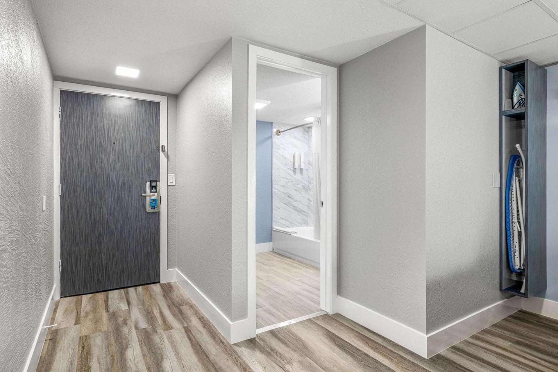 Clarion Pointe Tampa-Brandon Near Fairgrounds and Casino photo 31