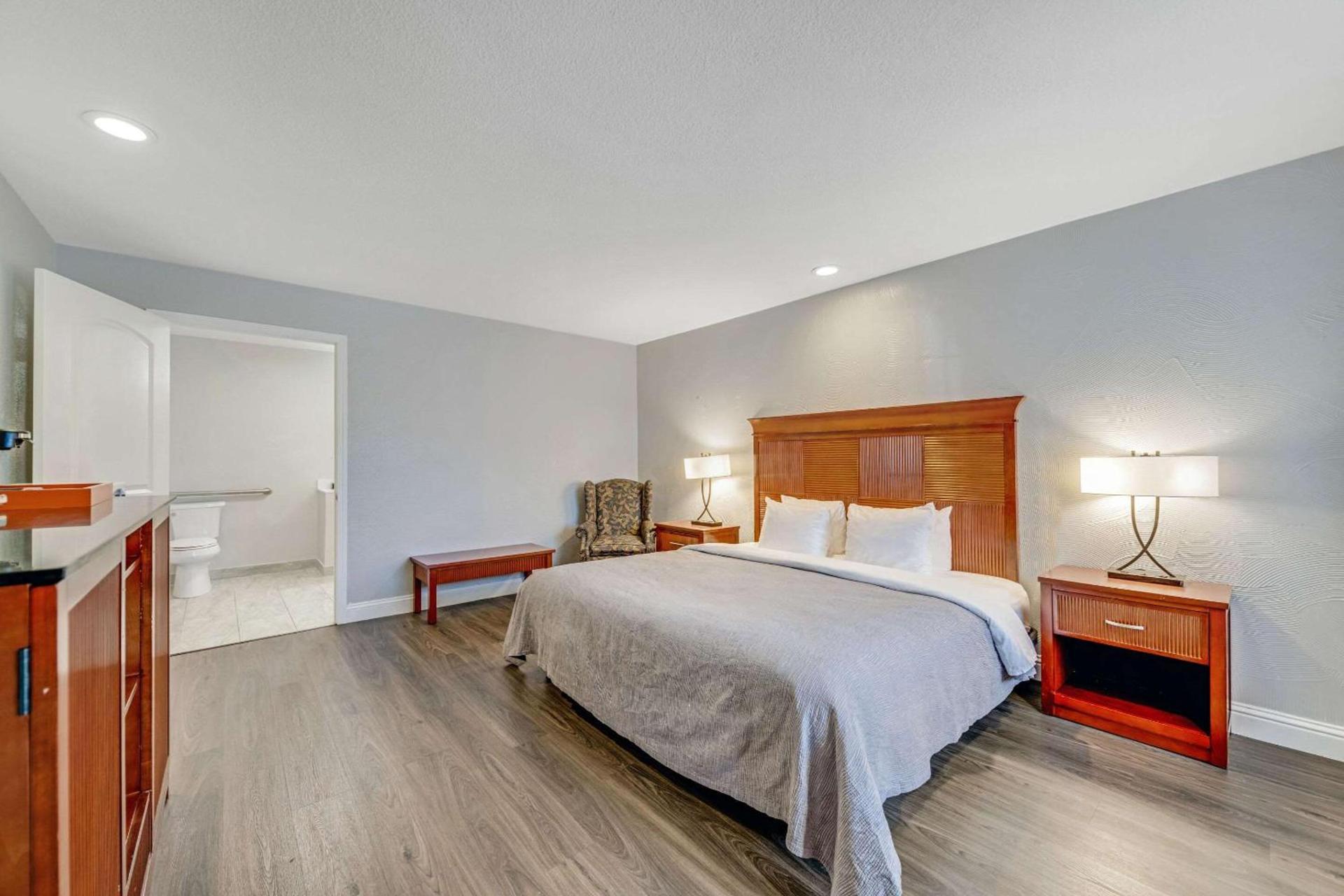 Quality Inn Santa Cruz Downtown Area photo 10