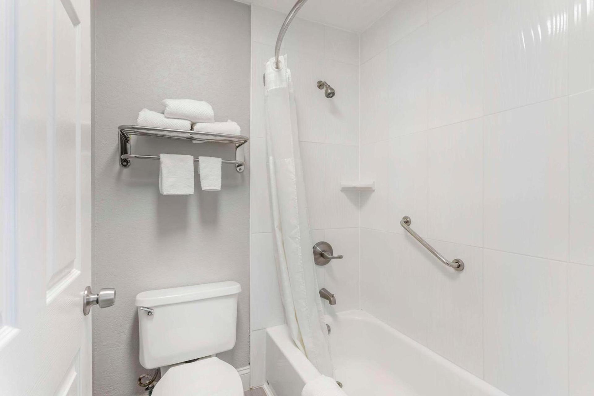 Quality Inn Gainesville near University photo 14