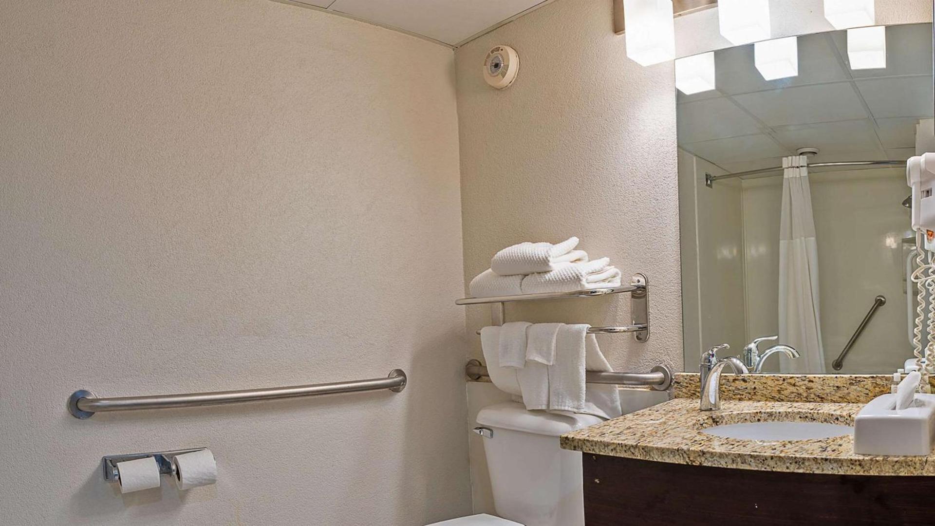 Quality Inn Milan-Sandusky photo 29