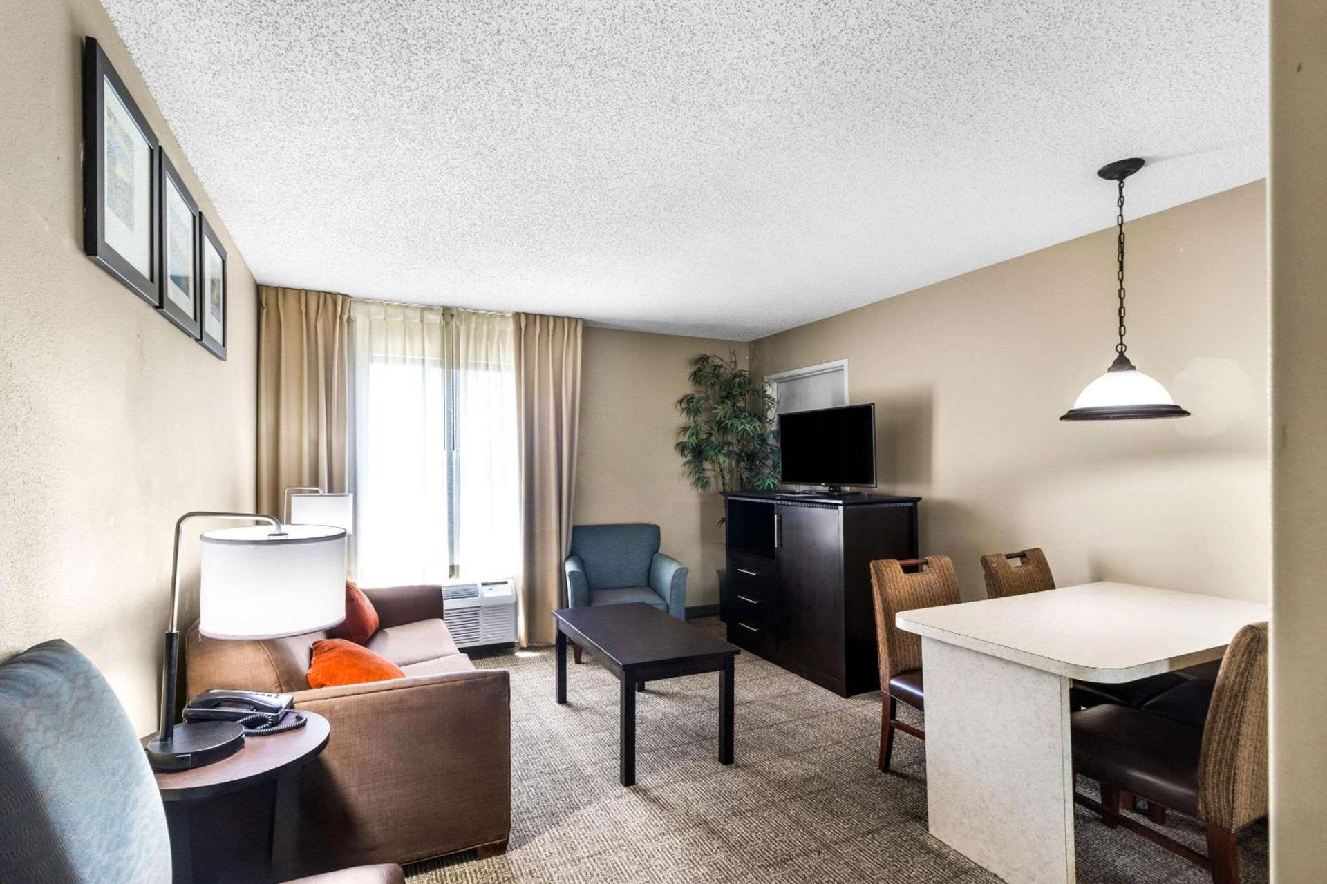 Comfort Inn Evansville East photo 31