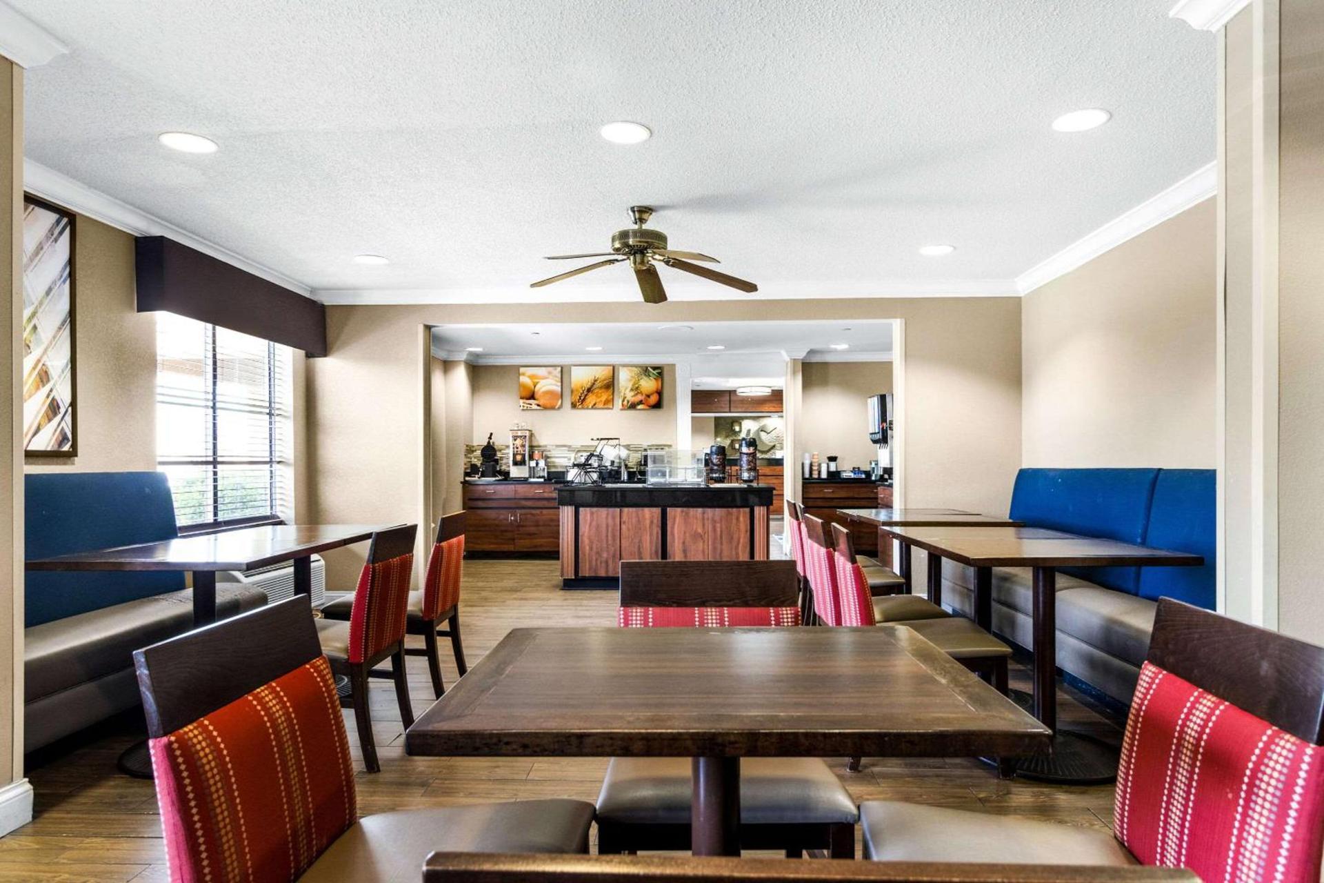 Comfort Inn Evansville East photo 35
