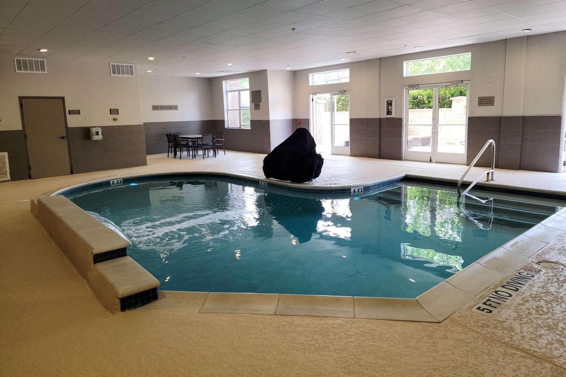 Country Inn & Suites by Radisson, Humble IAH East photo 15