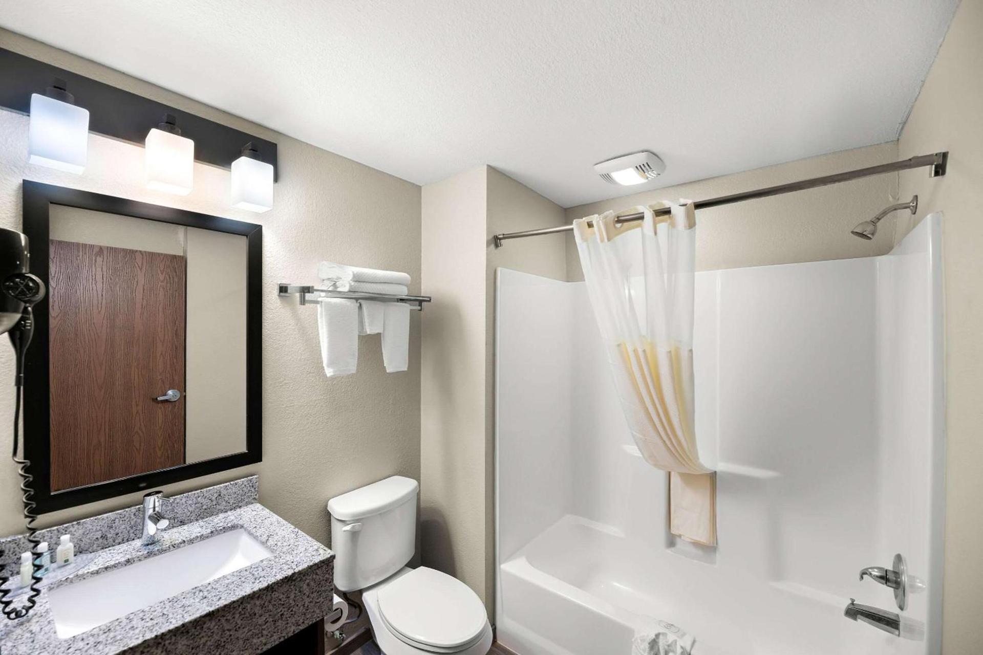 Quality Inn & Suites Big Spring photo 14