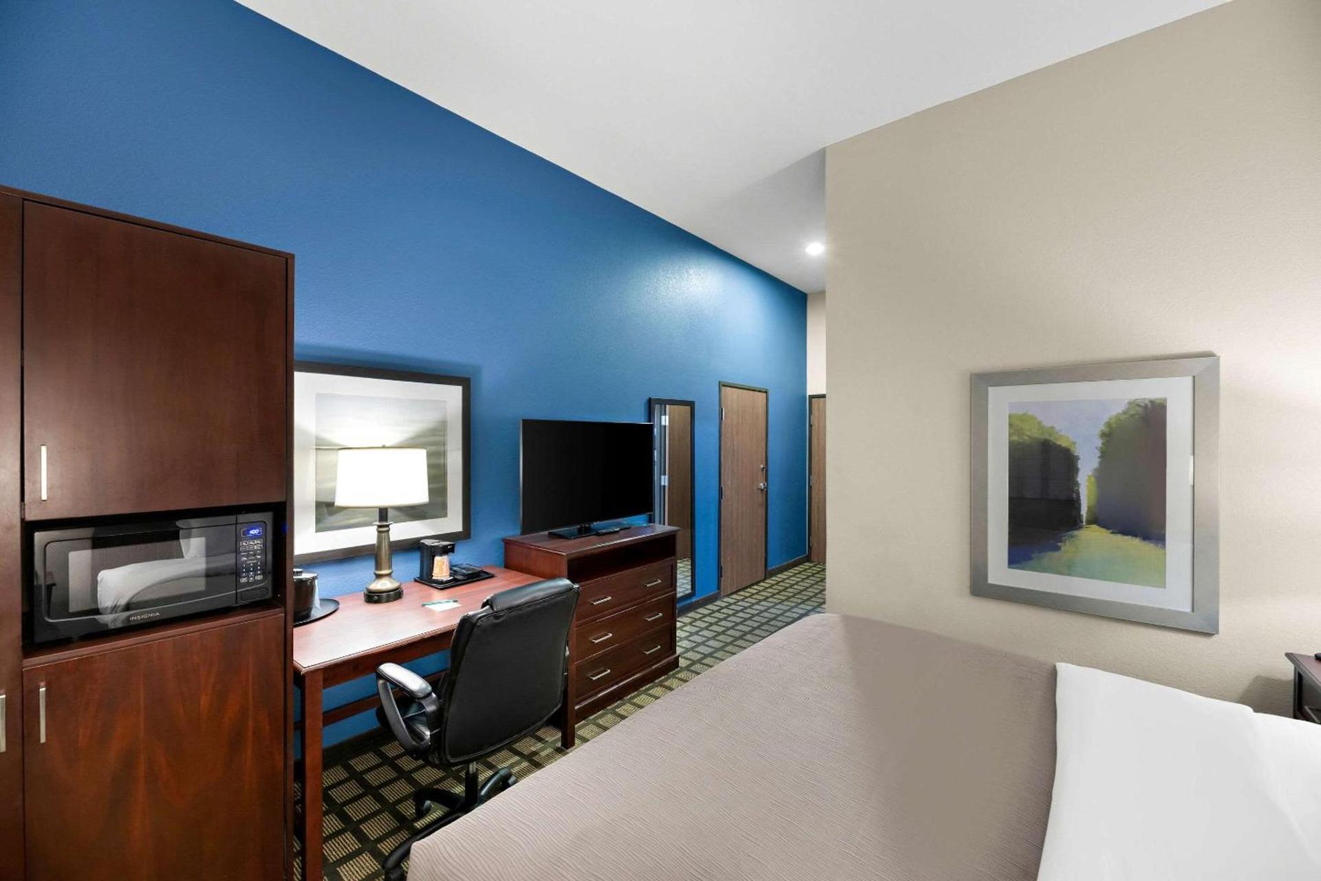 Quality Inn & Suites Big Spring photo 19