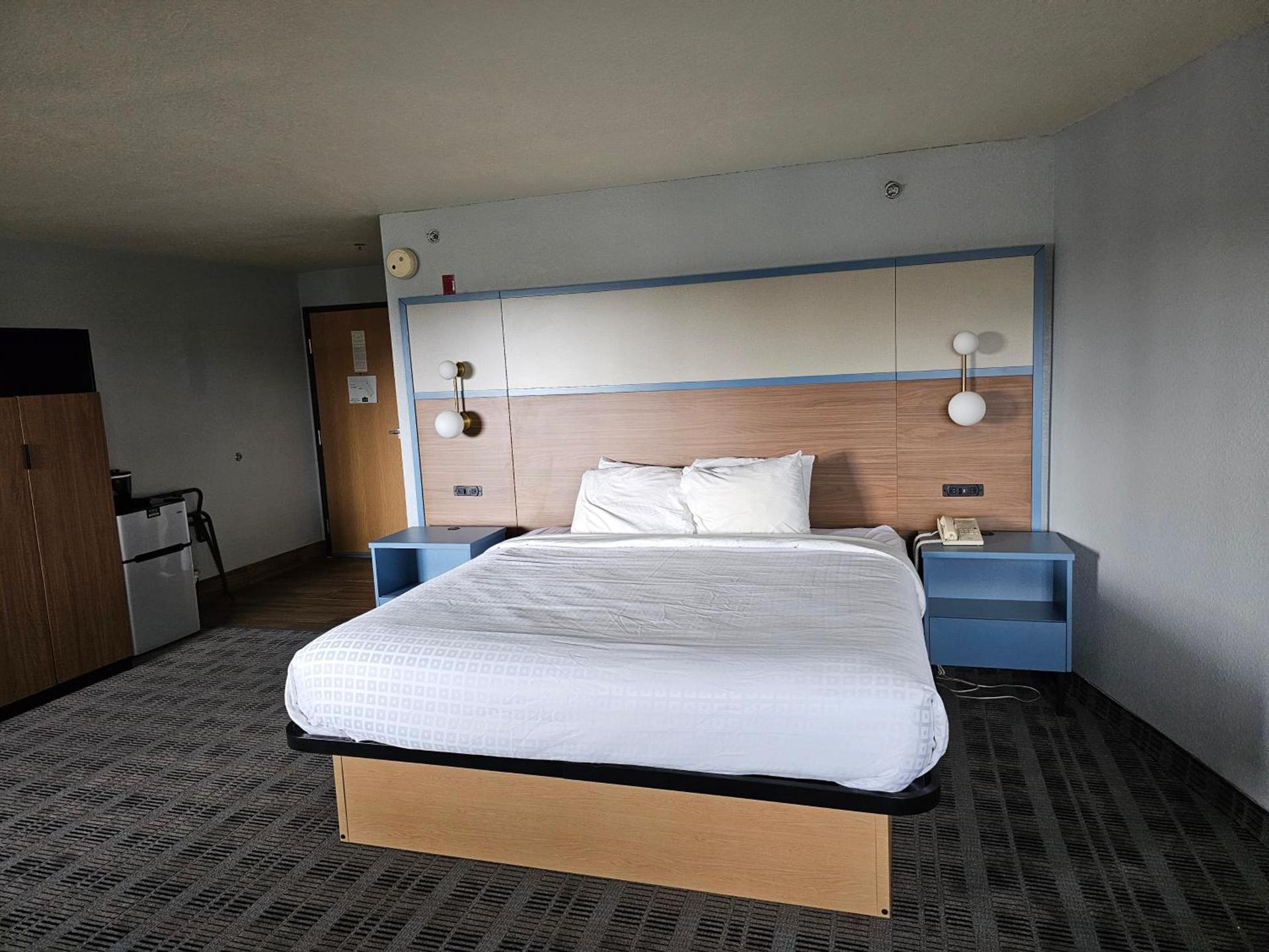 AmericInn by Wyndham Oscoda Near AuSable River photo 25
