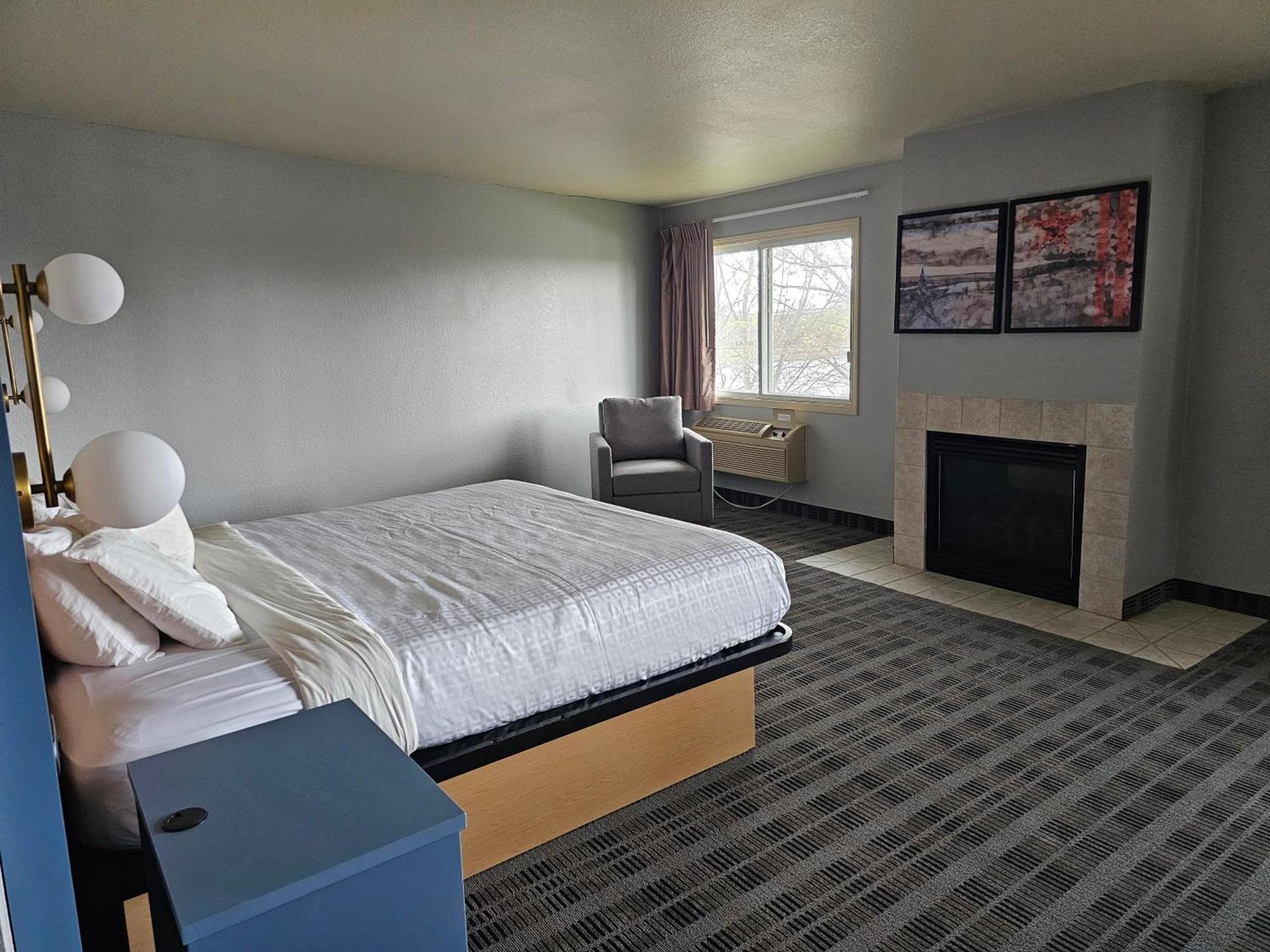 AmericInn by Wyndham Oscoda Near AuSable River photo 9