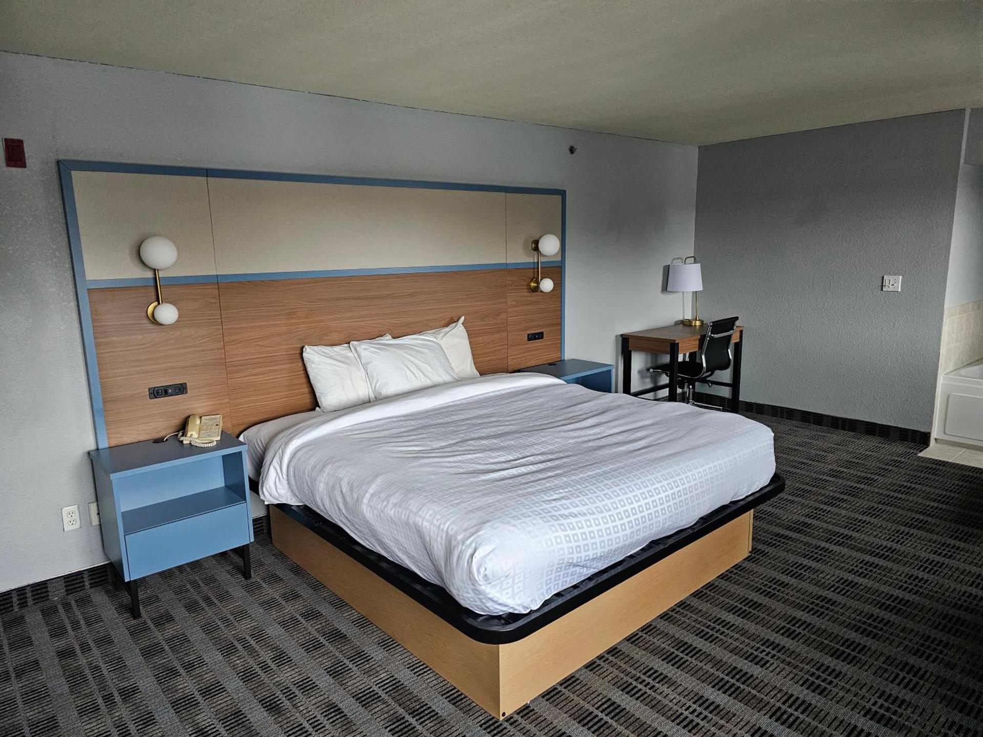 AmericInn by Wyndham Oscoda Near AuSable River photo 27