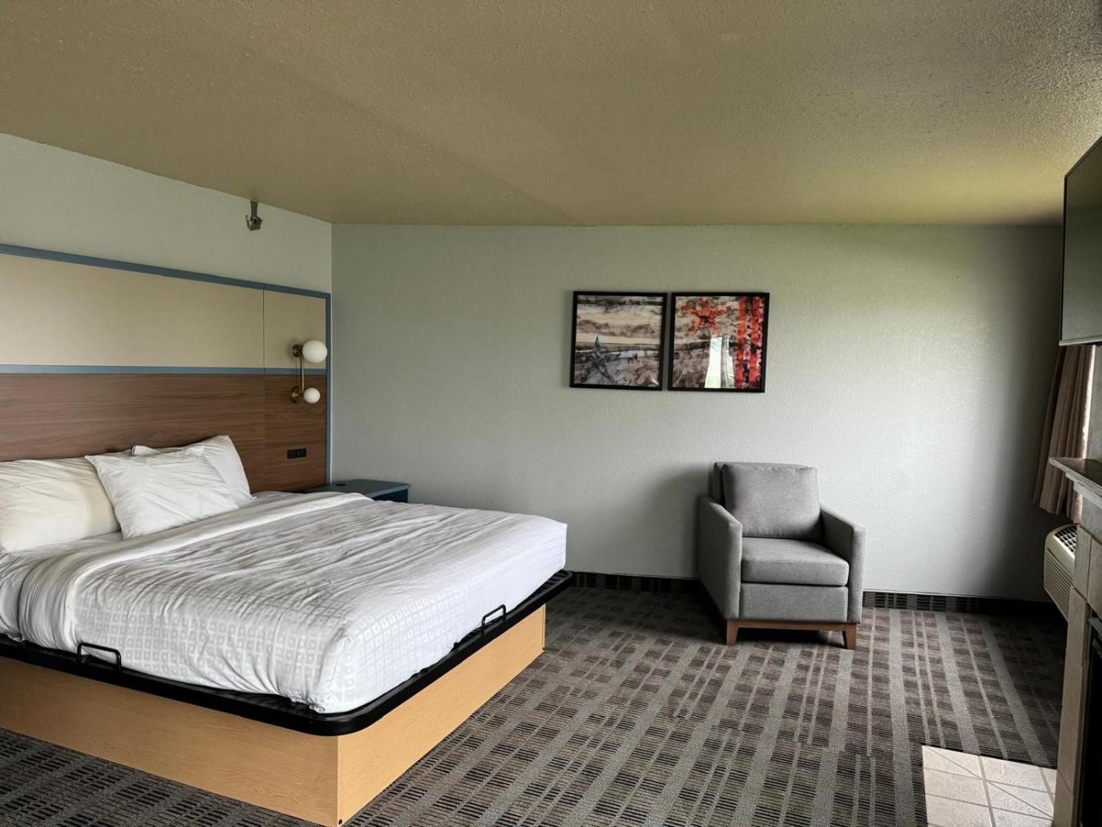 AmericInn by Wyndham Oscoda Near AuSable River photo 29