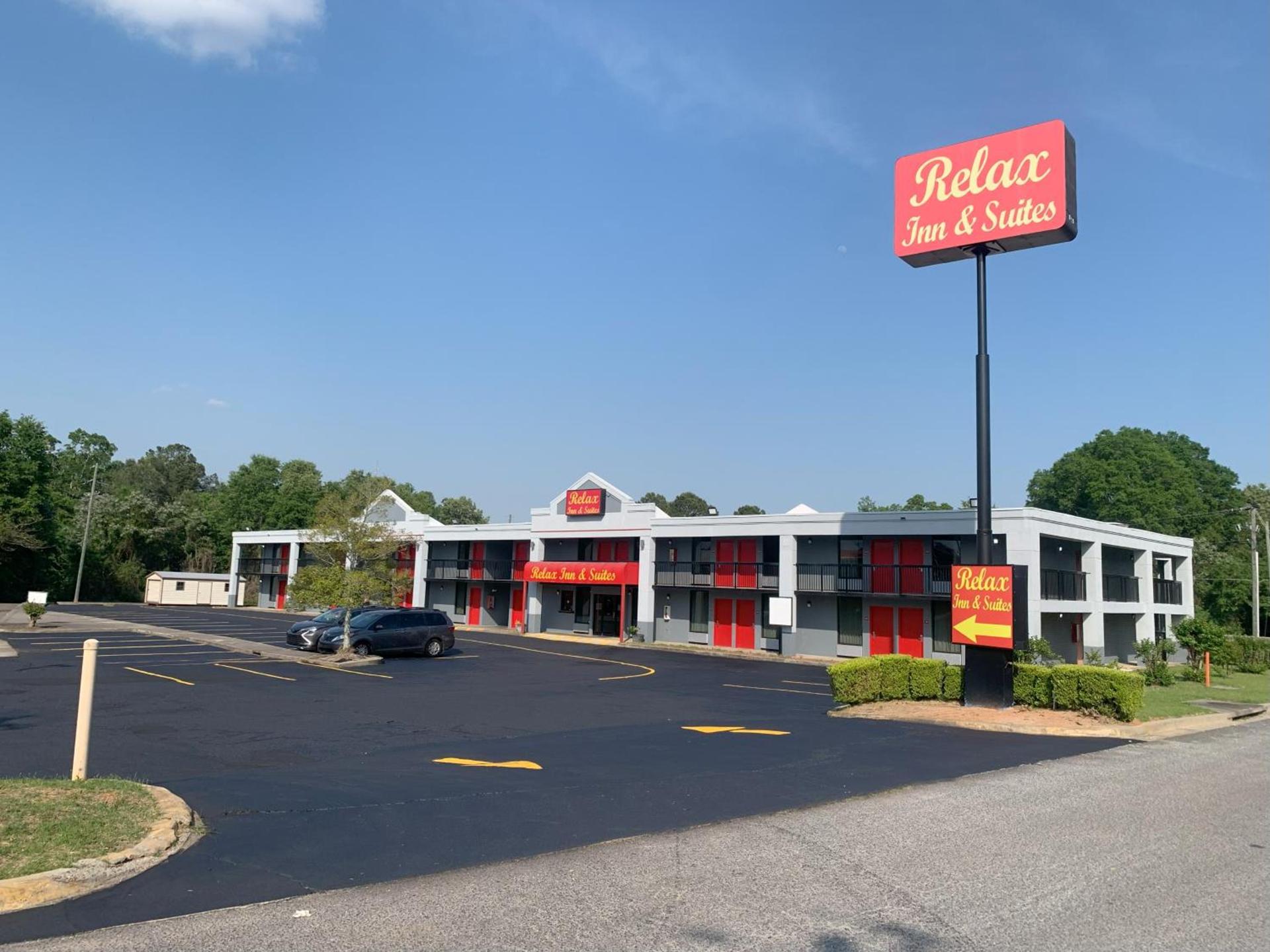 Relax Inn & Suites photo 1