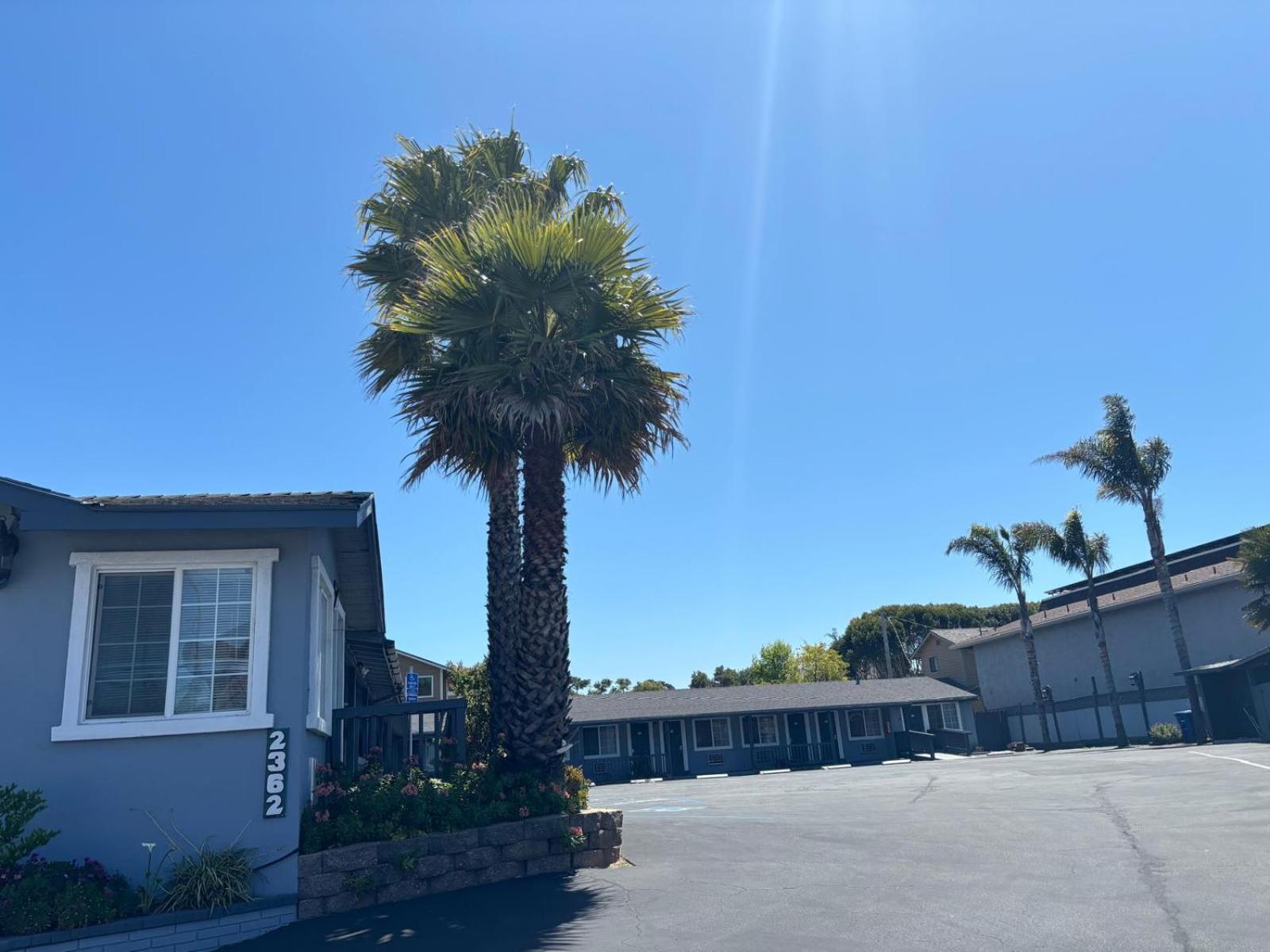The Monterey Fireplace Inn photo 18