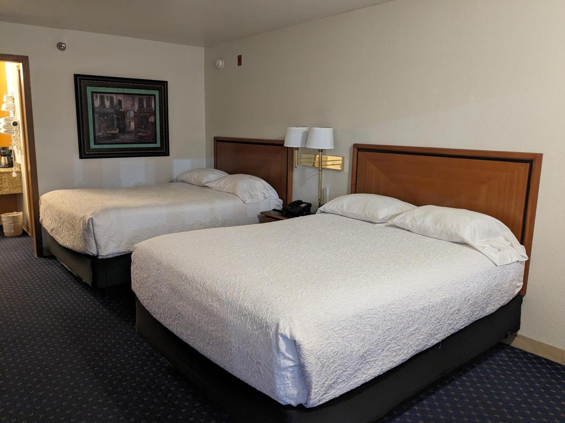 Dutton Inn photo 39