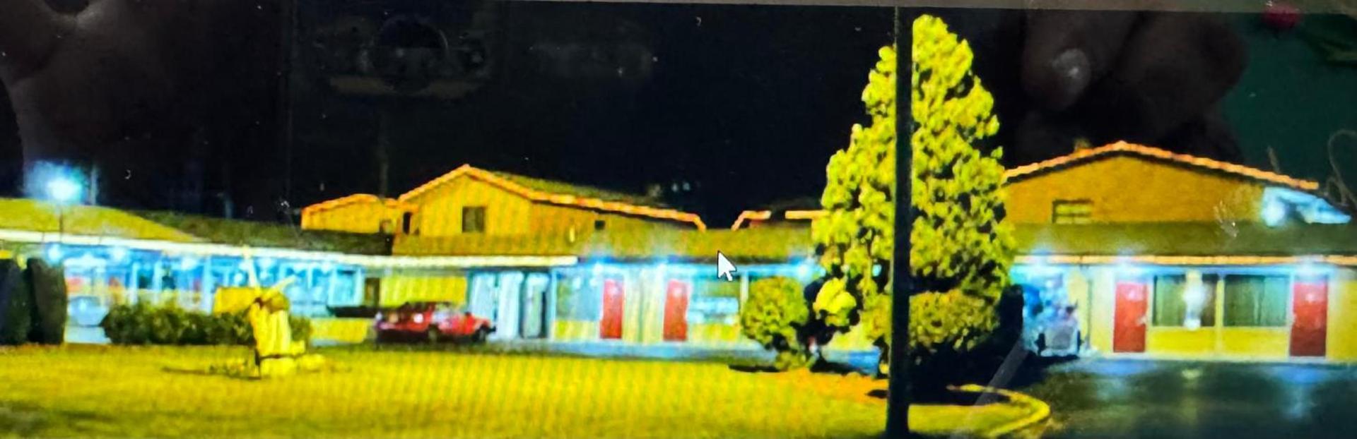 Wooden Shoe Motel photo 1