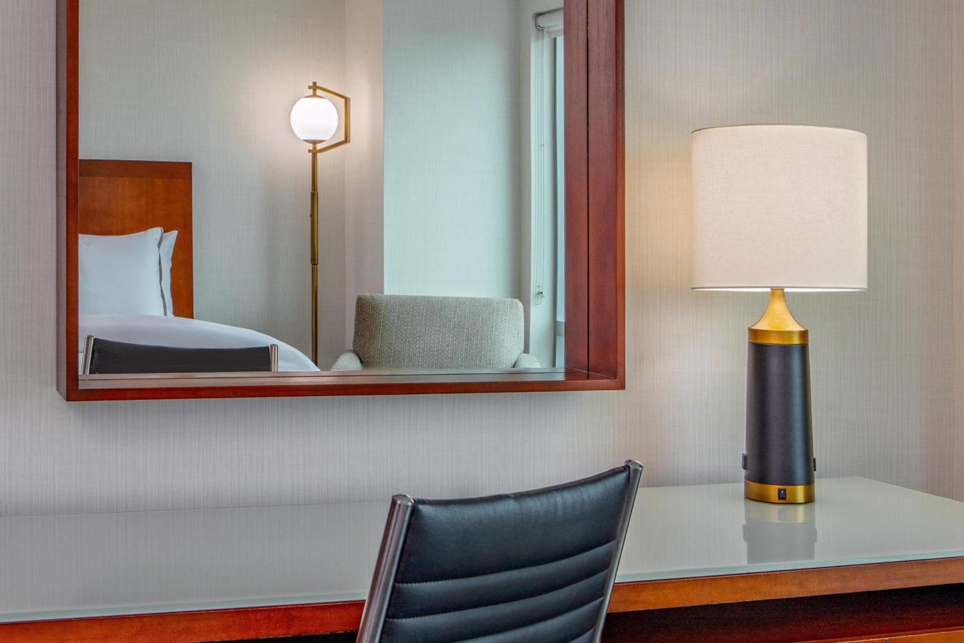 The Westin Boston Seaport District photo 18