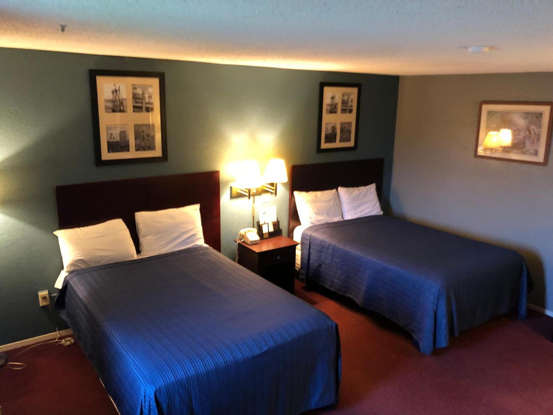 Latham Inn photo 25