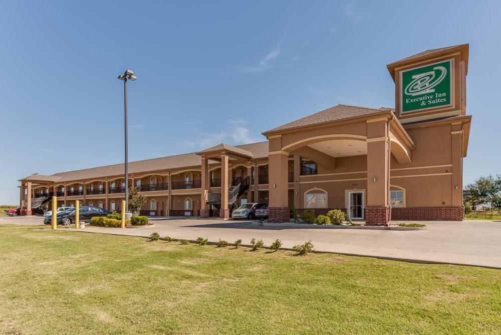 Executive Inn & Suites Cushing photo 28