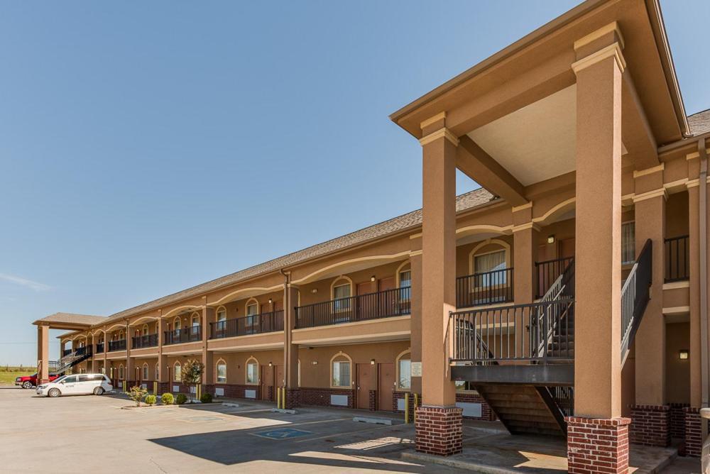 Executive Inn & Suites Cushing photo 33