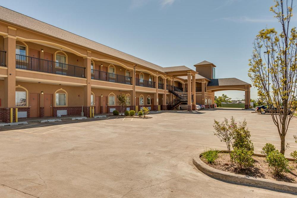 Executive Inn & Suites Cushing photo 55