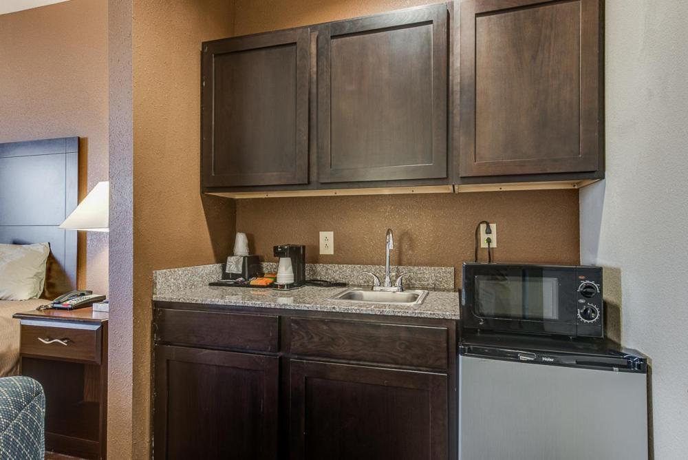 Executive Inn & Suites Cushing photo 39