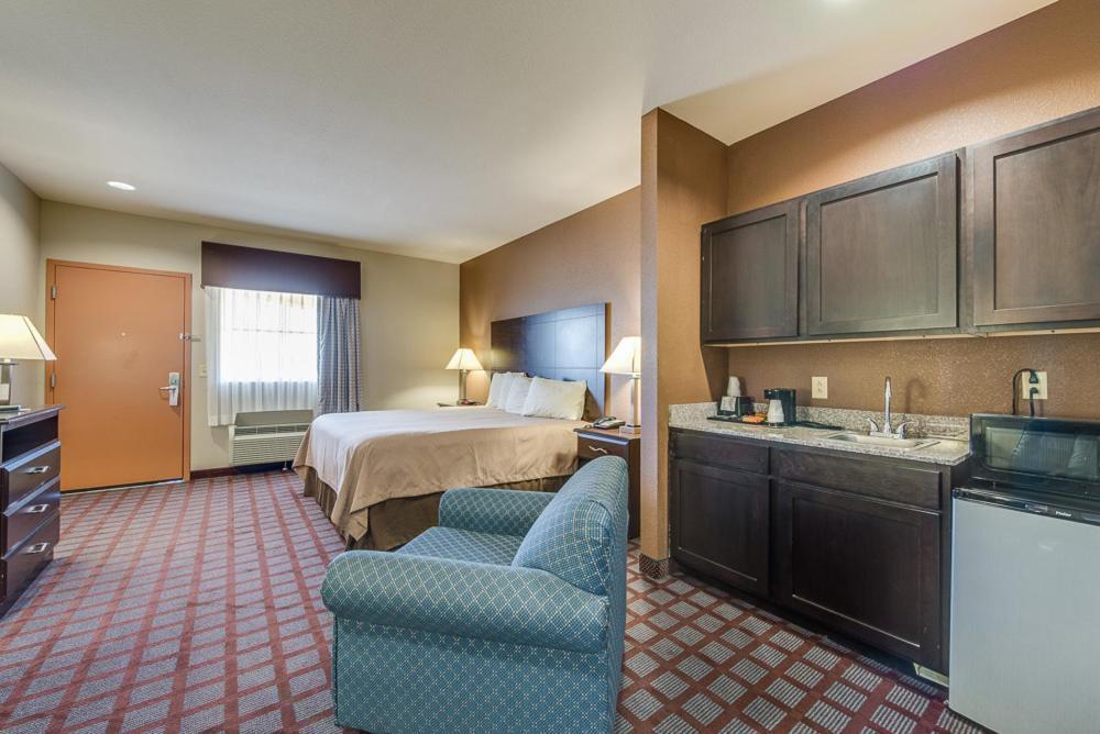 Executive Inn & Suites Cushing photo 41