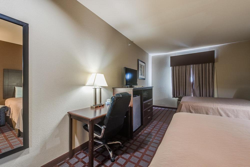 Executive Inn & Suites Cushing photo 40
