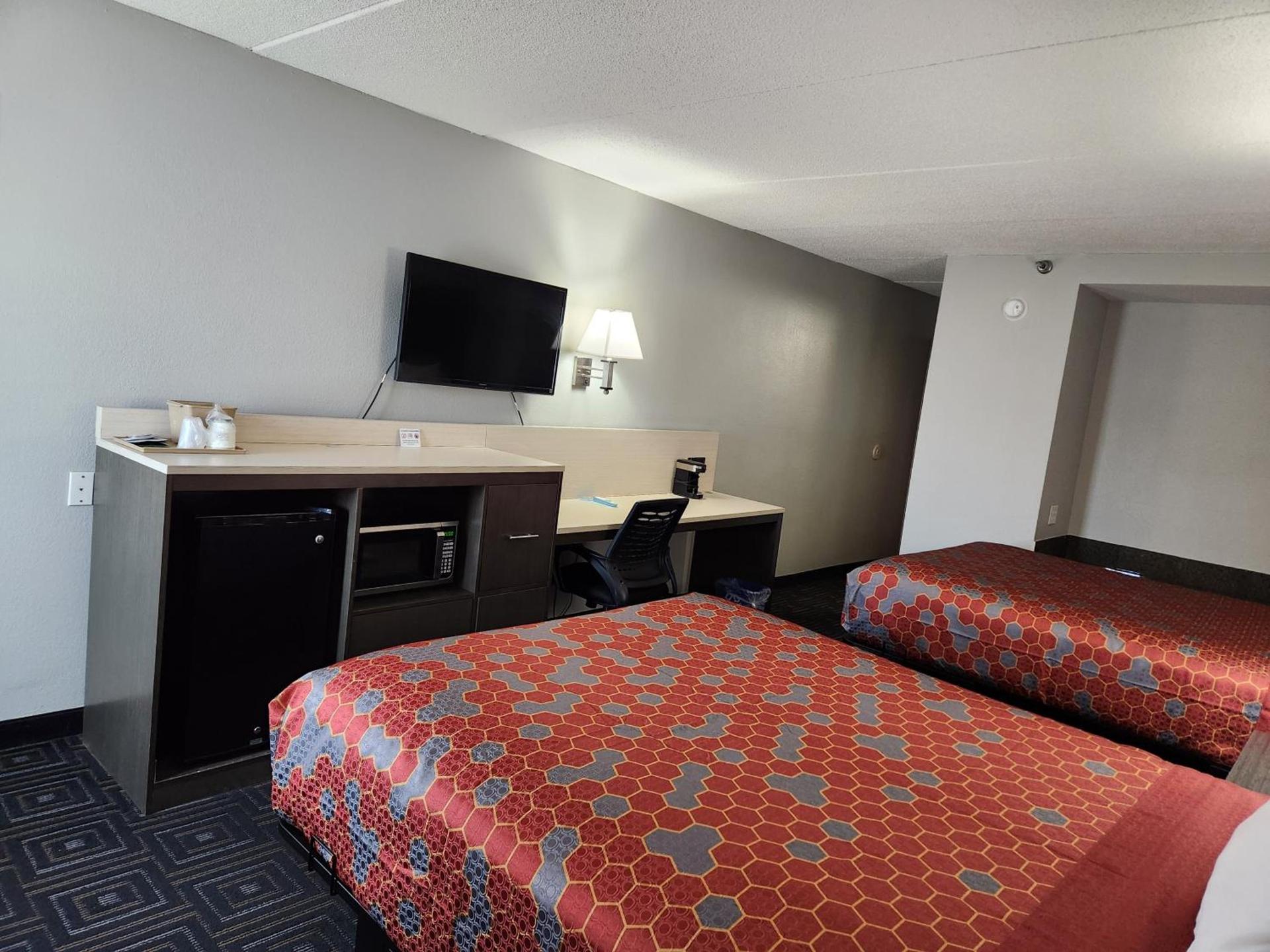 Twin Cities Inn, Mounds View photo 16