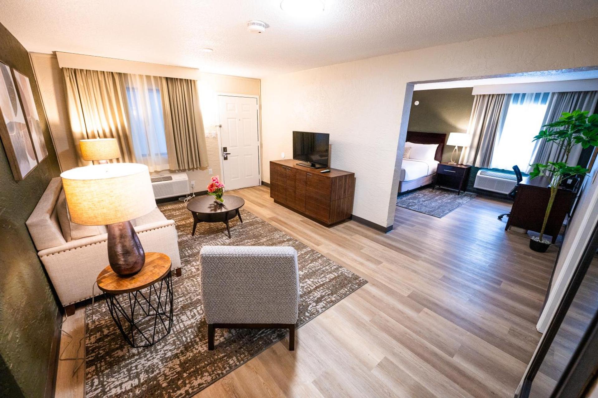 Mai Hana Hotel and Suites I Drive-Theme Parks photo 18
