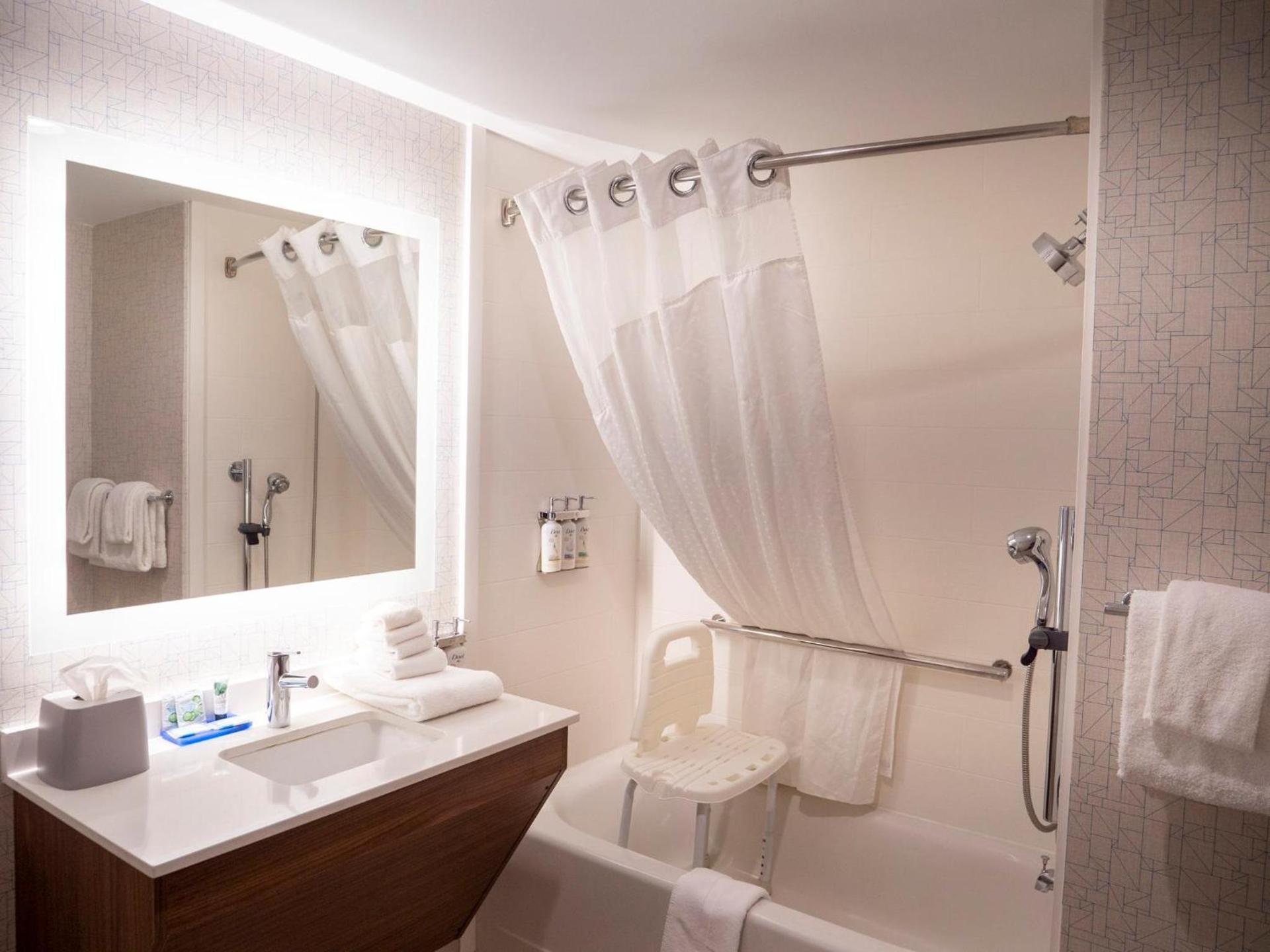 Holiday Inn Express & Suites Greenville Airport i85 by IHG photo 93